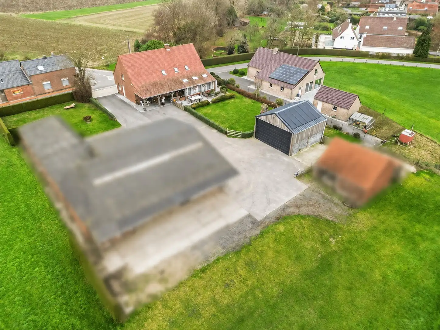 Zéér ruime rustig gelegen villa met afgesloten stal en autostaanplaats! foto 19