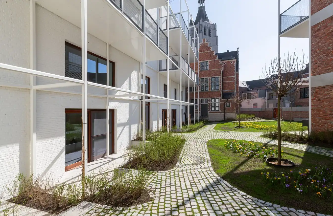 LAATSTE NIEUWBOUW COMMERCIËLE UNITS IN HET HIPPE PORTIER 51 foto 15