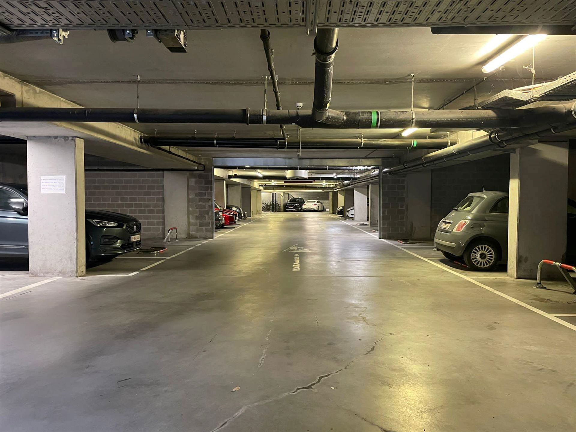 Staanplaats in kelderverdieping nabij Drongensesteenweg foto 4