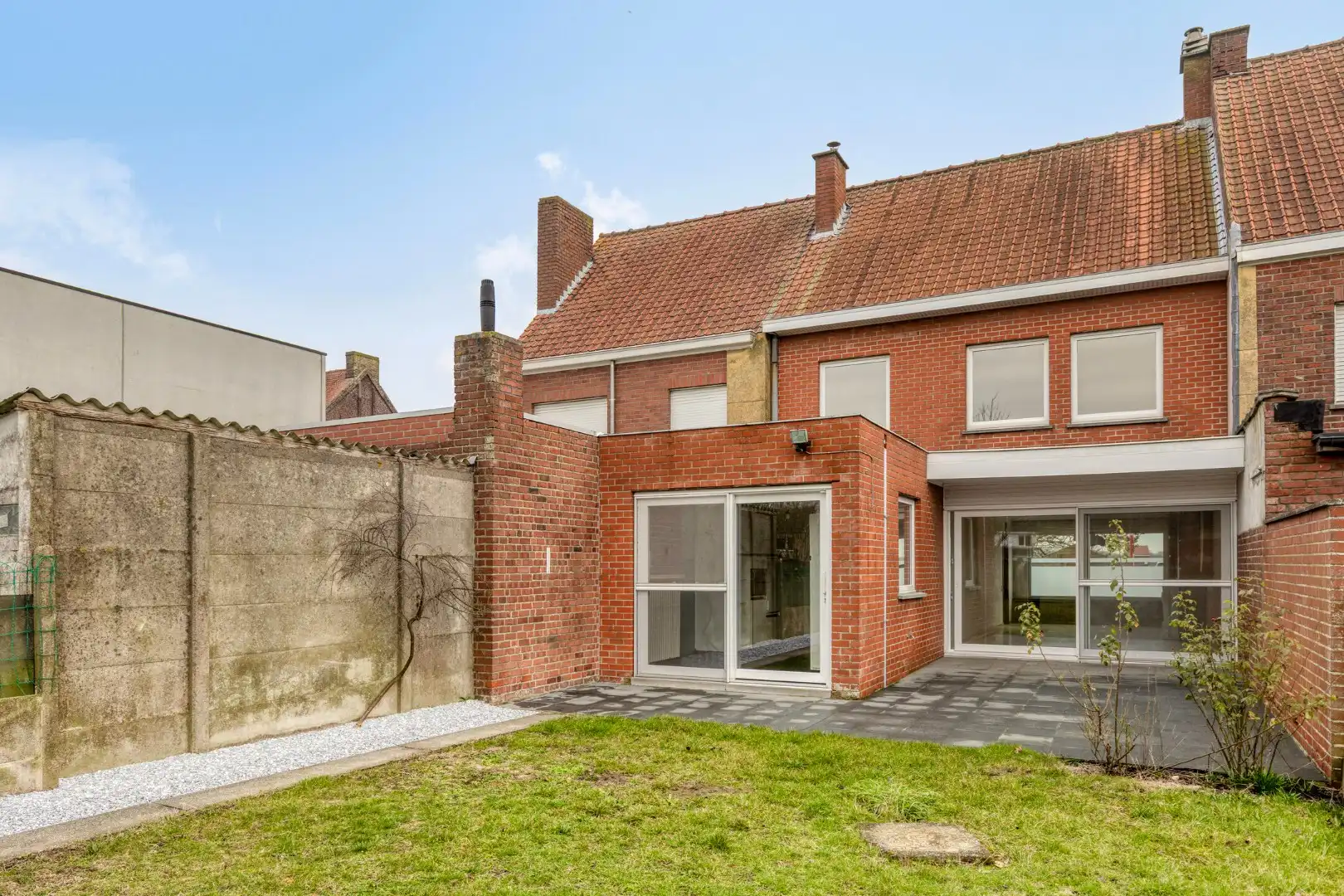 Kloeke woning met tuin en grote garage! foto 15