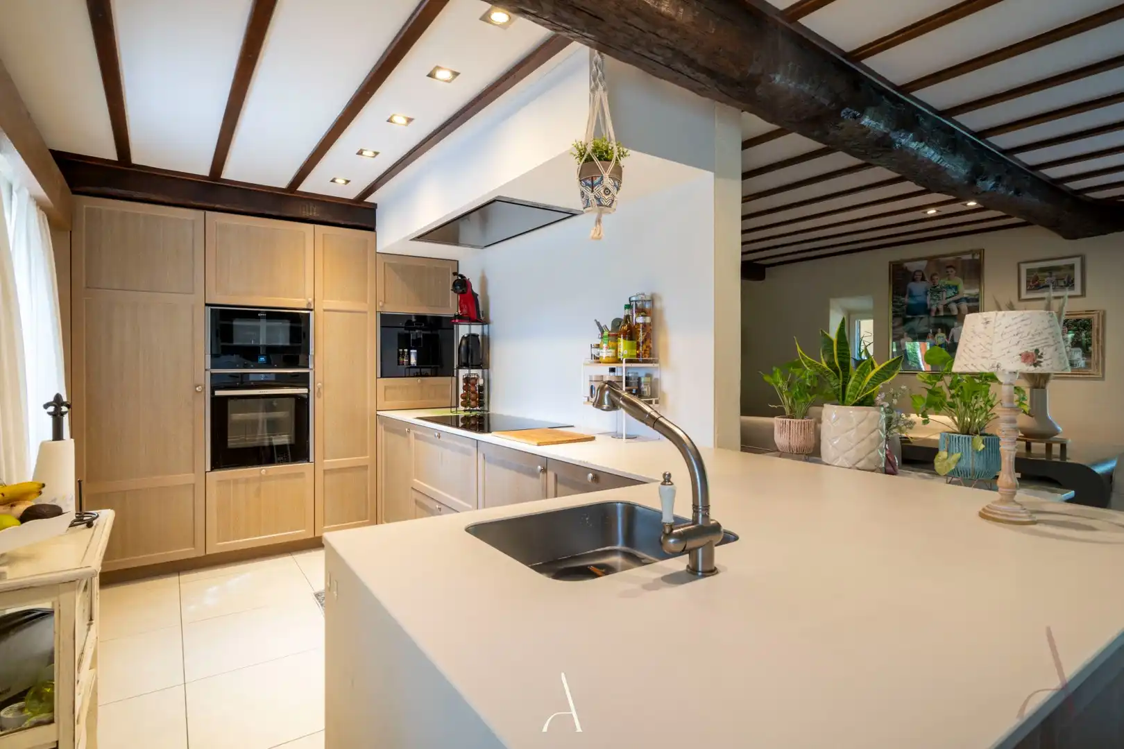 Authentieke langegevelhoeve op ruim 1 hectare in landelijke omgeving van Molenbeersel foto 9