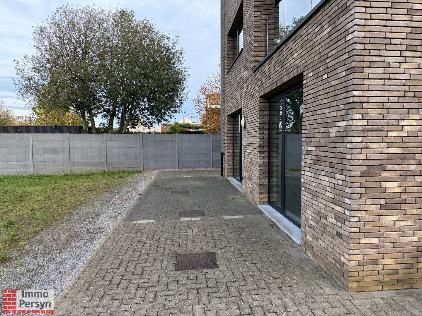 Gelijkvloers  3-slaapkamerappartement met terras foto 18