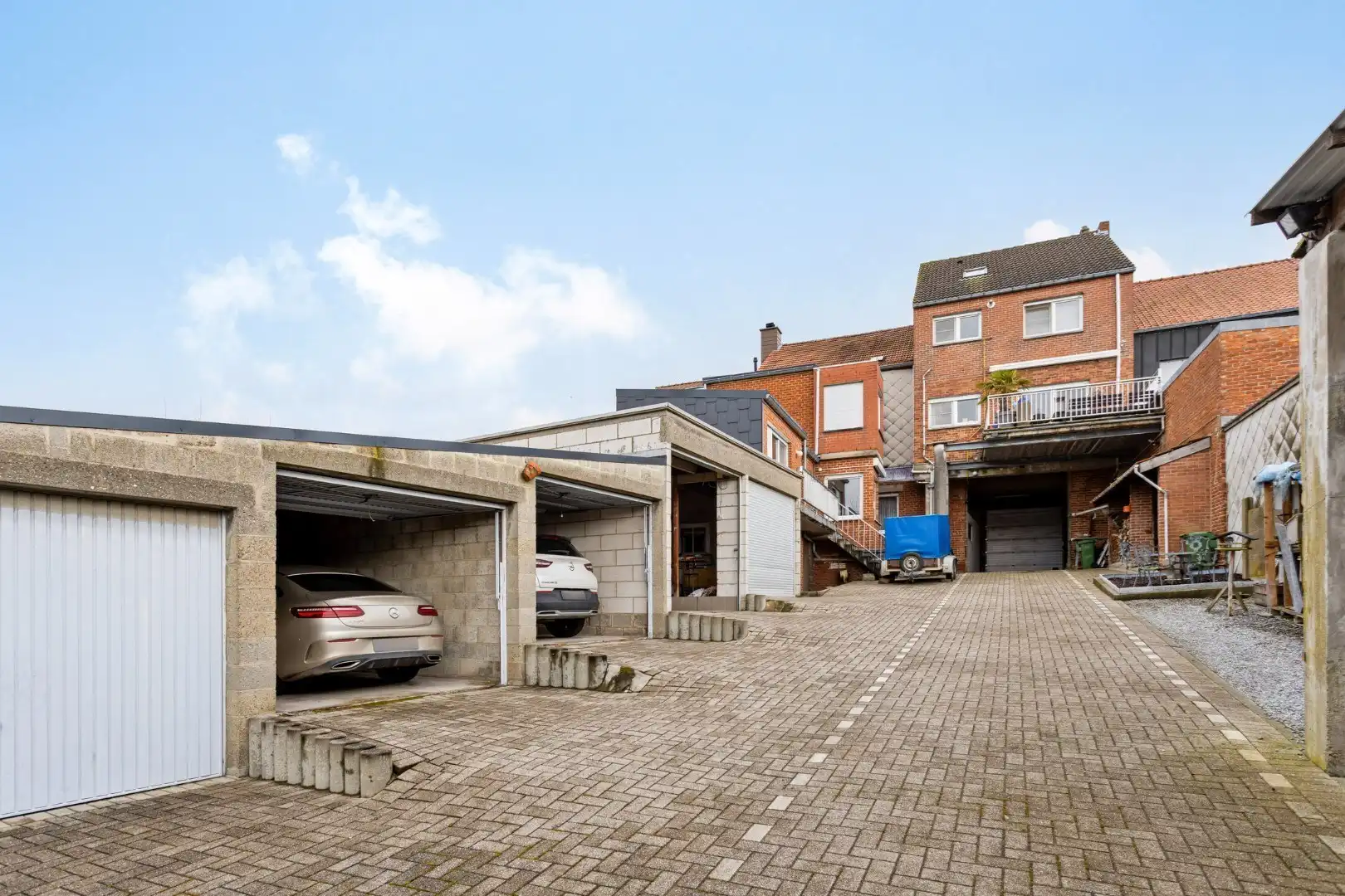 Tweewoonst met ruime werkplaats en garages te Tongeren-Sluizen foto 27