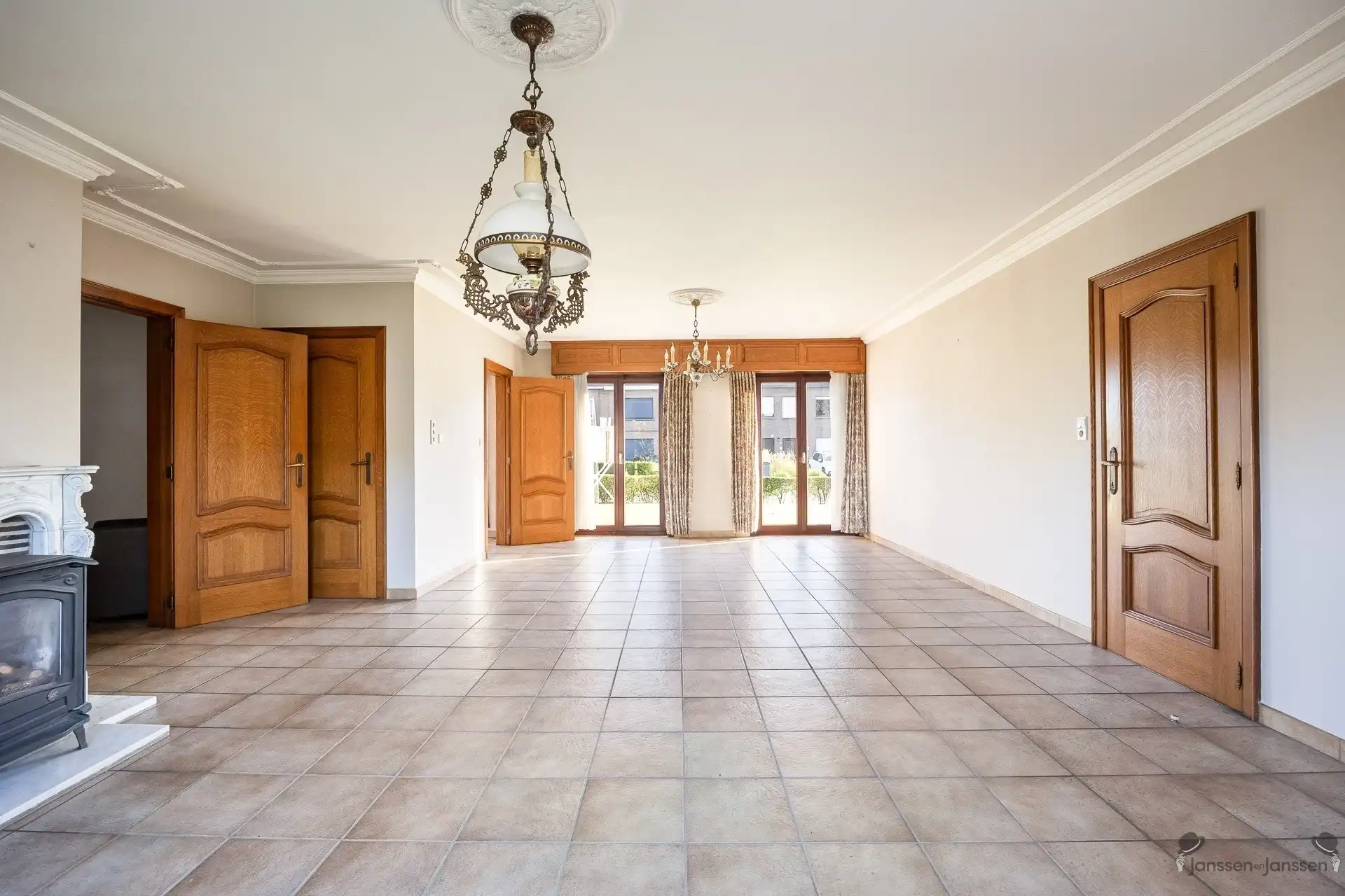 Rustig gelegen villa met uitgestrekte tuin foto 5