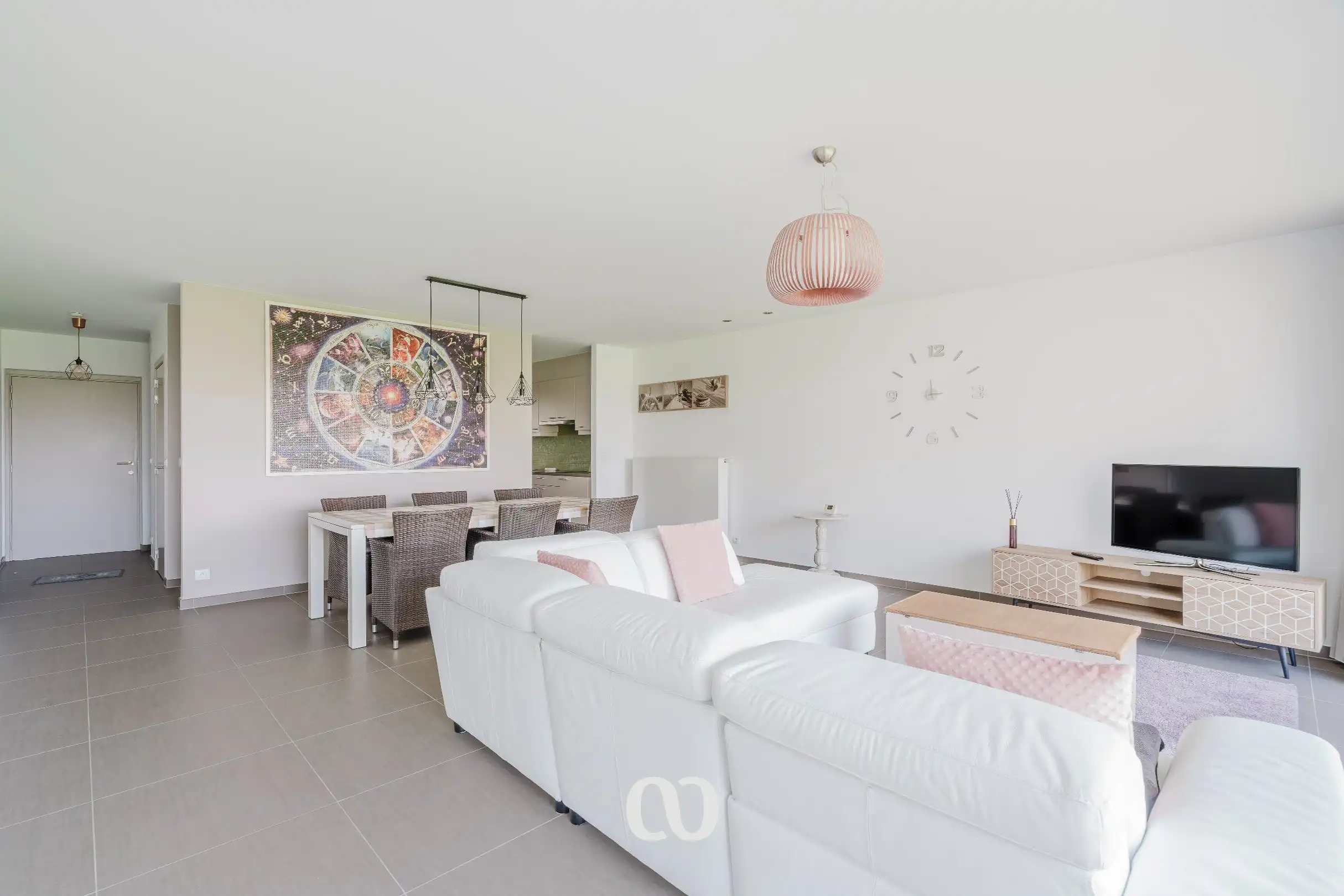 Instapklaar duplex-appartement met terras, zolder en prachtig uitzicht foto 5