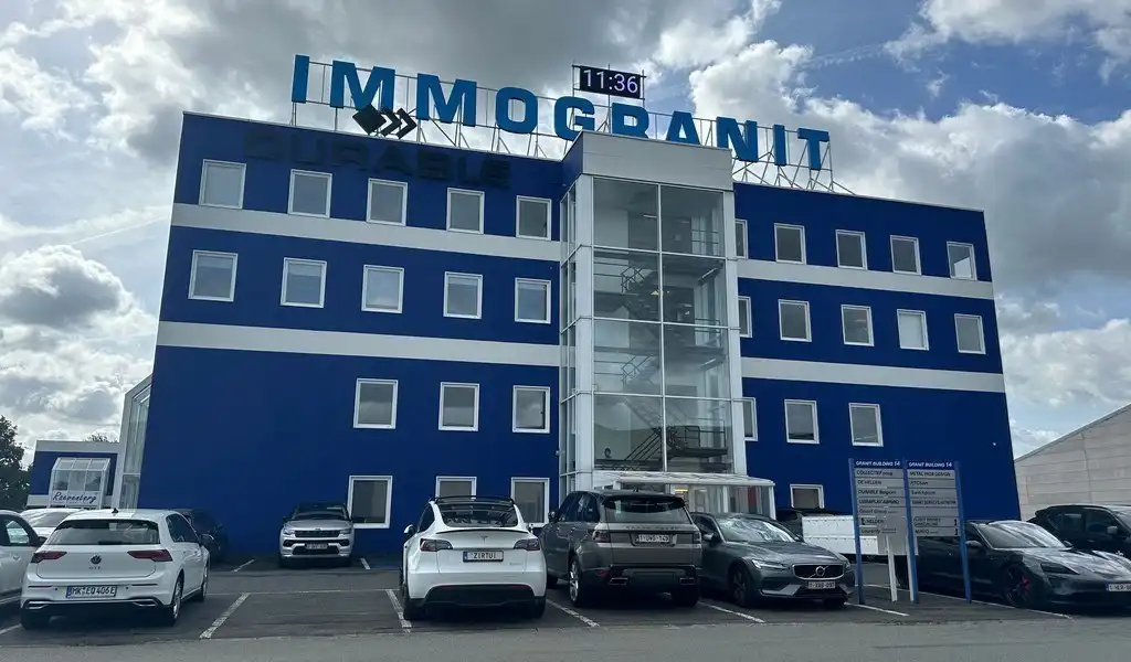 Instapklaar kantoor te huur in Immogranit Building Drongen foto 13