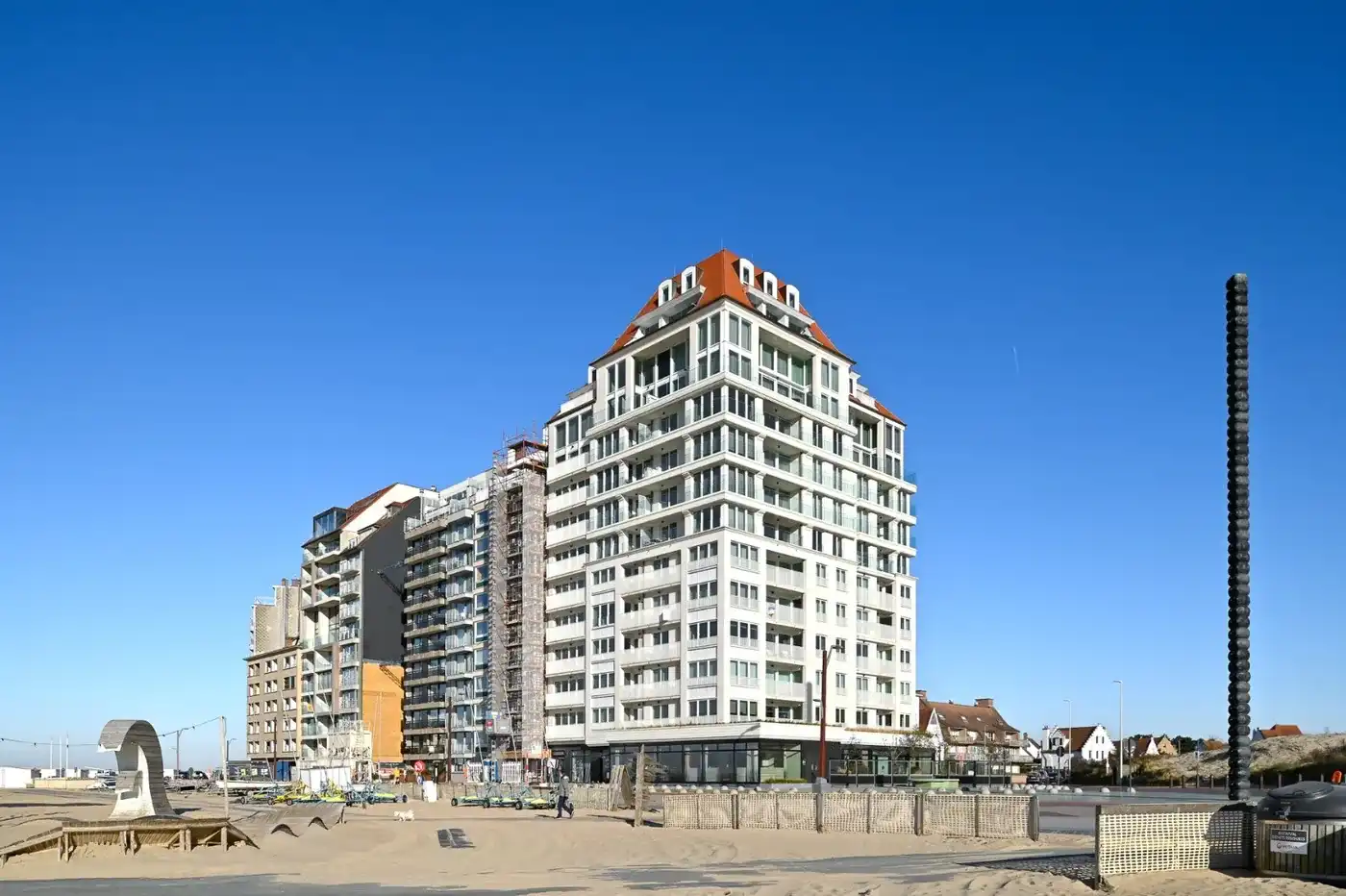 Ruim hoekappartement met zonneterrassen in de recente residentie Cap Horn foto 10