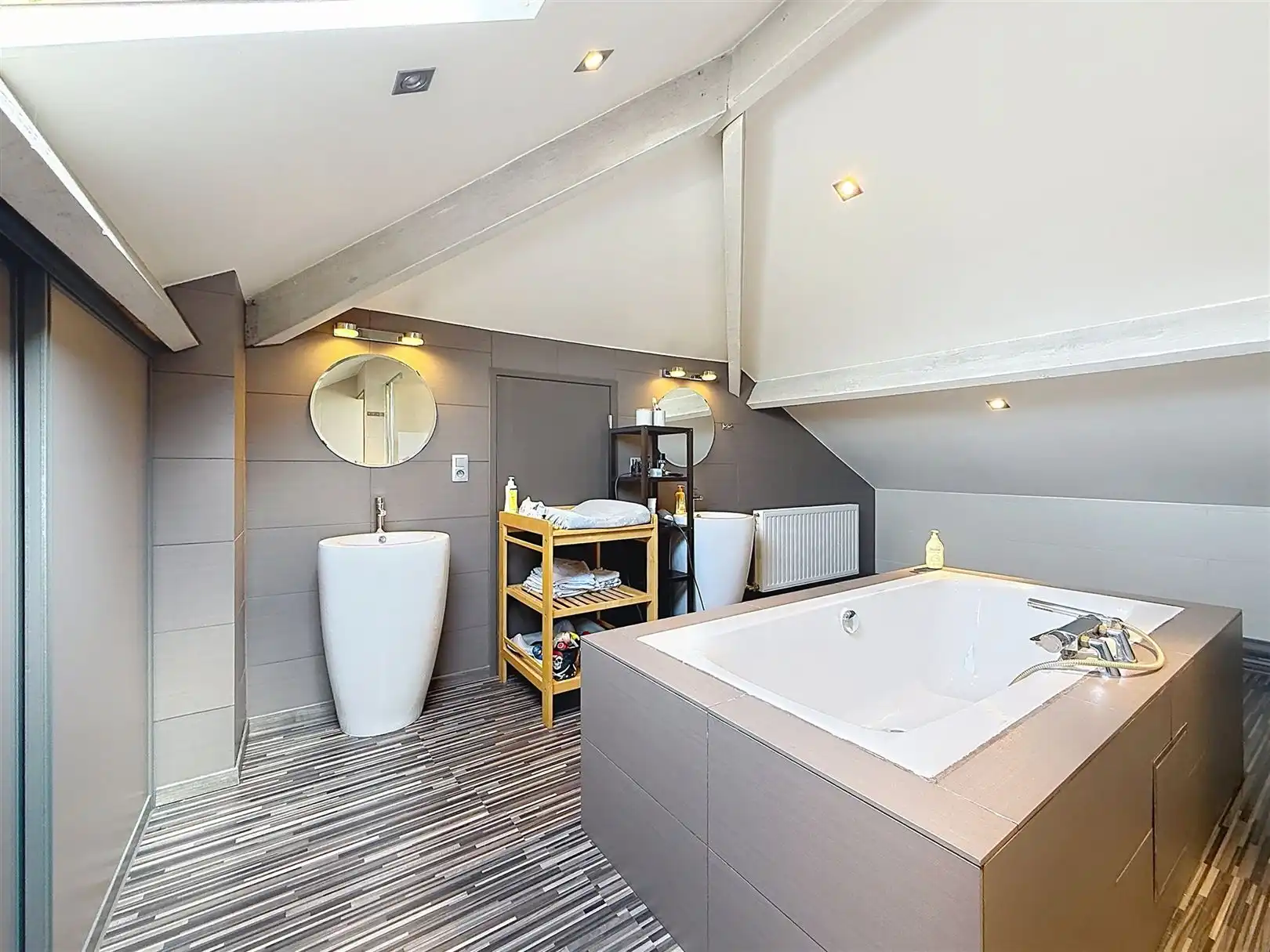 Ruime open bebouwing, 4 slpks, bureau, 14a 01ca foto 28