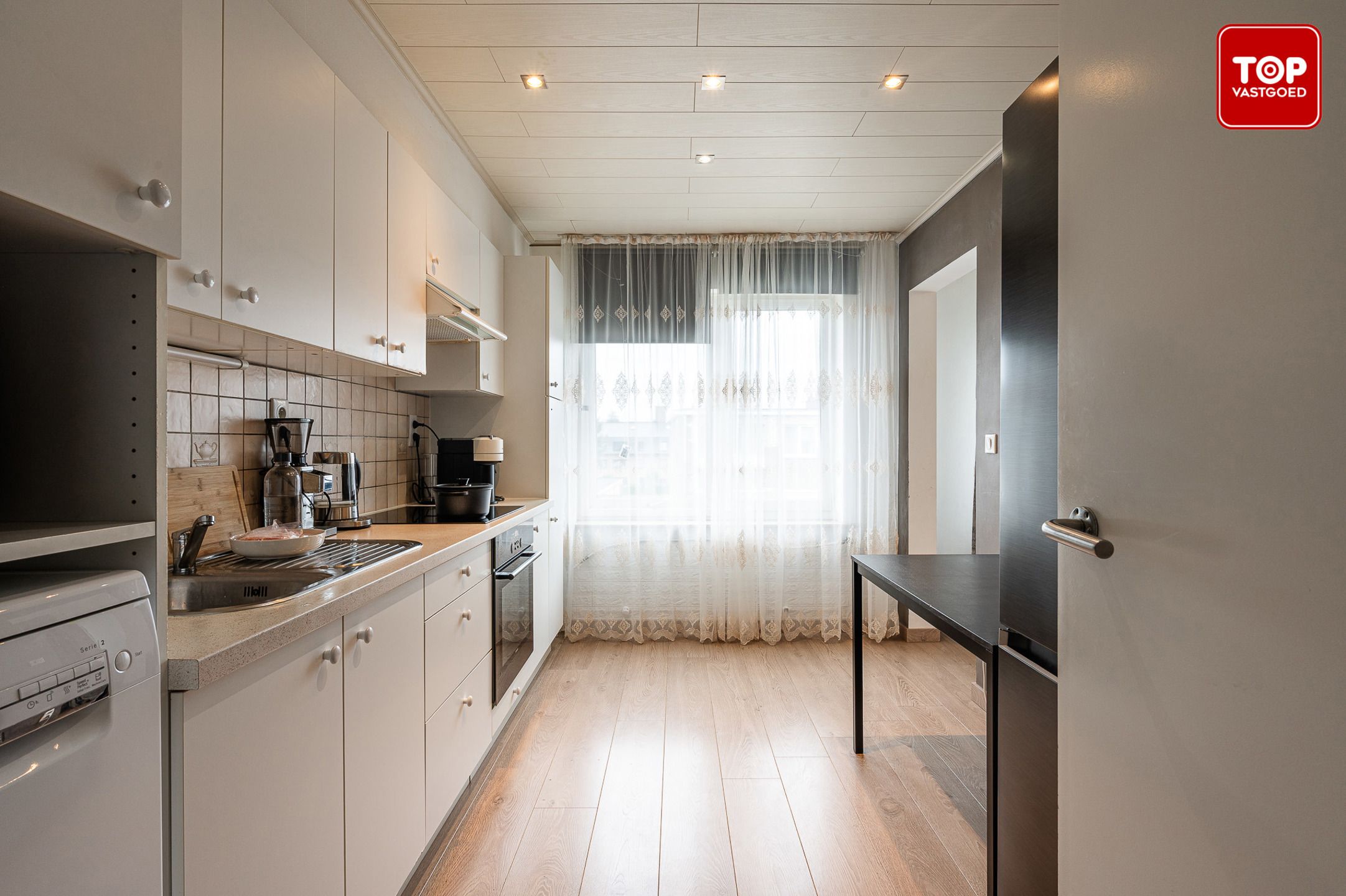 2-slaapkamer appartement met garage. foto 2