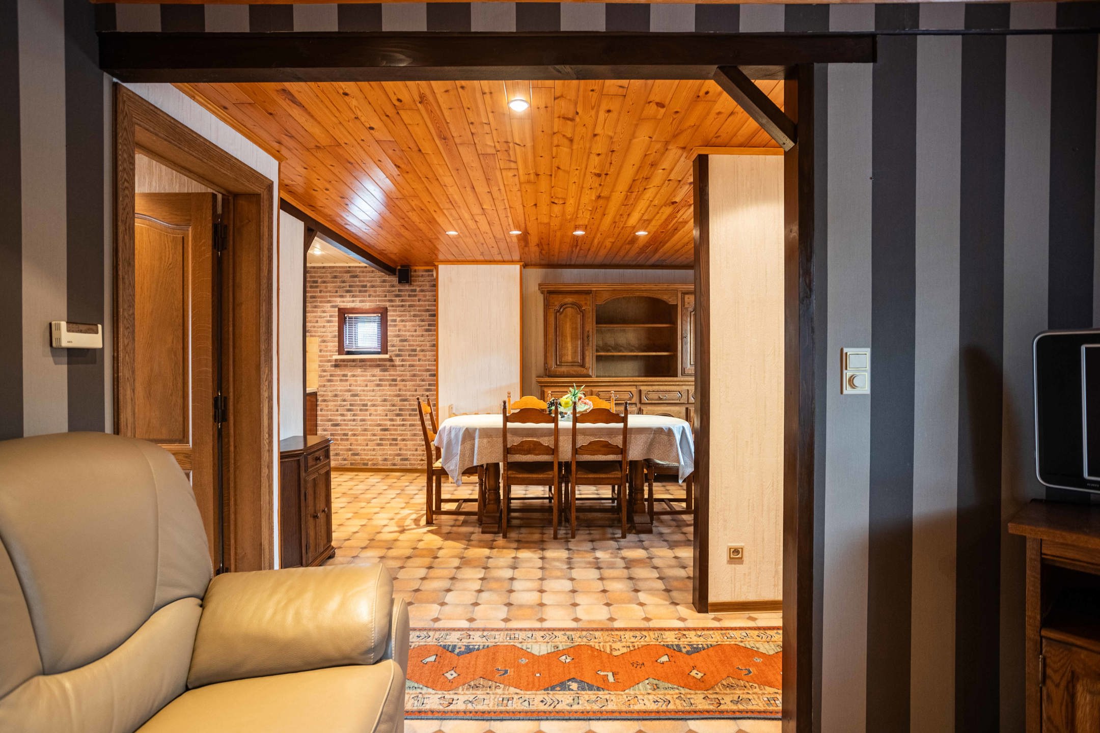 Rustig gelegen woning te koop in Ronse foto 6