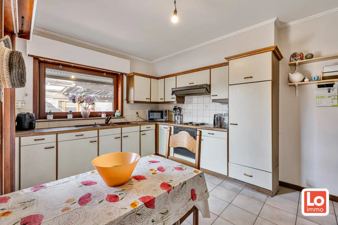 Gelijkvloerse open woning met dubbele inpandige garage en zonnige tuin op een toplocatie nabij het centrum van Lochristi! foto 7