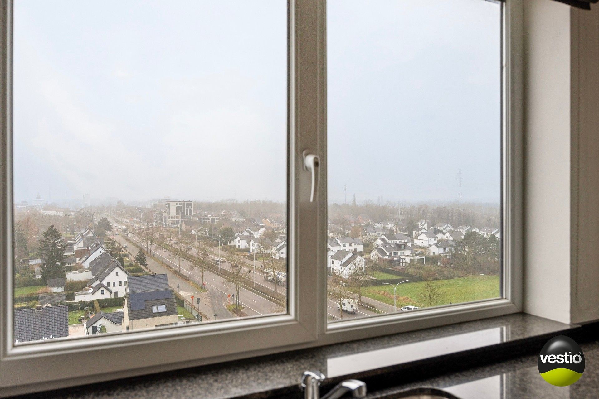 Riant appartement met panoramisch uitzicht, 2 slaapkamers en uitzonderlijk groot terras. foto 18