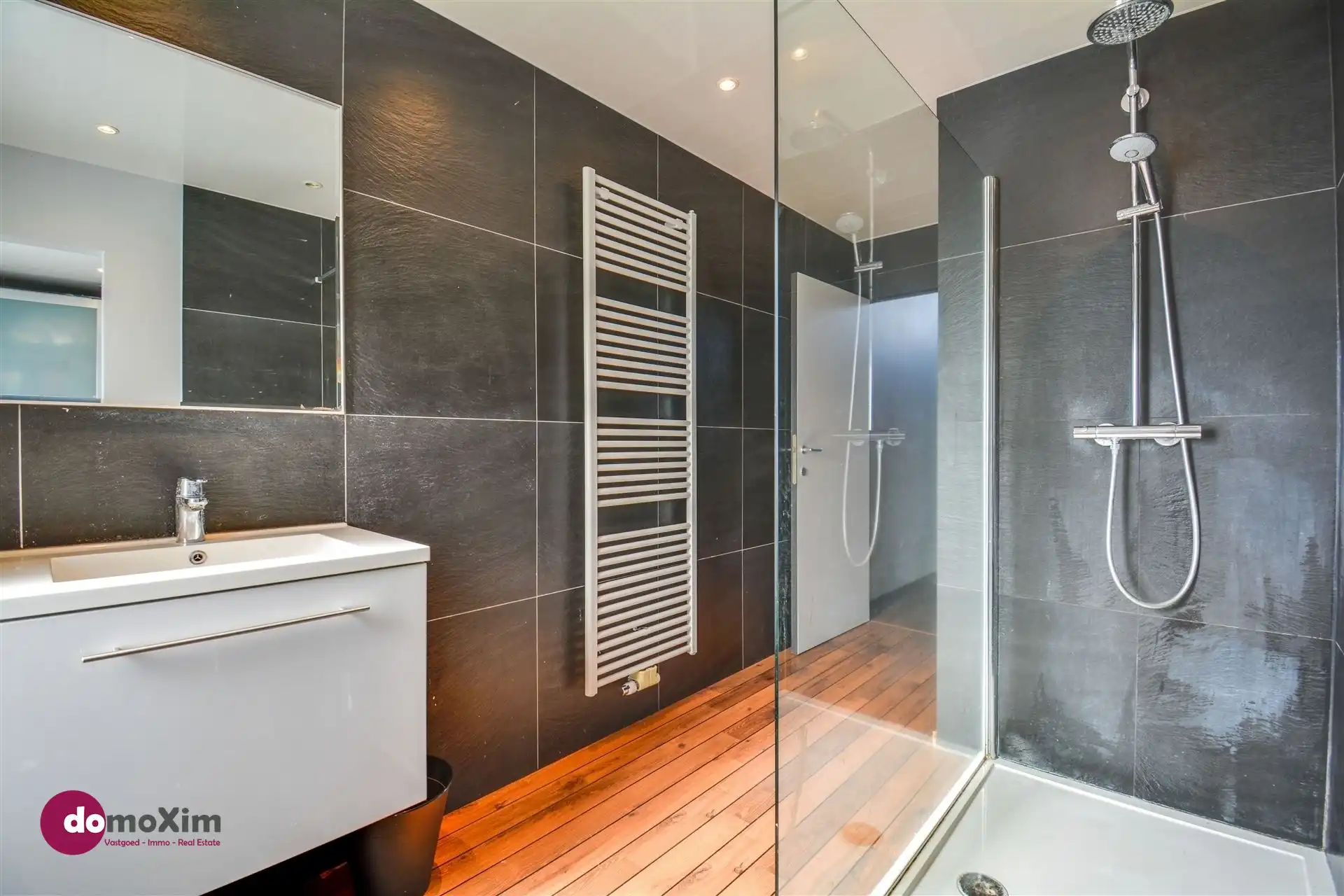 Stijlvol en verrassend ruime woning op wandelafstand van het centrum van Boortmeerbeek foto 16