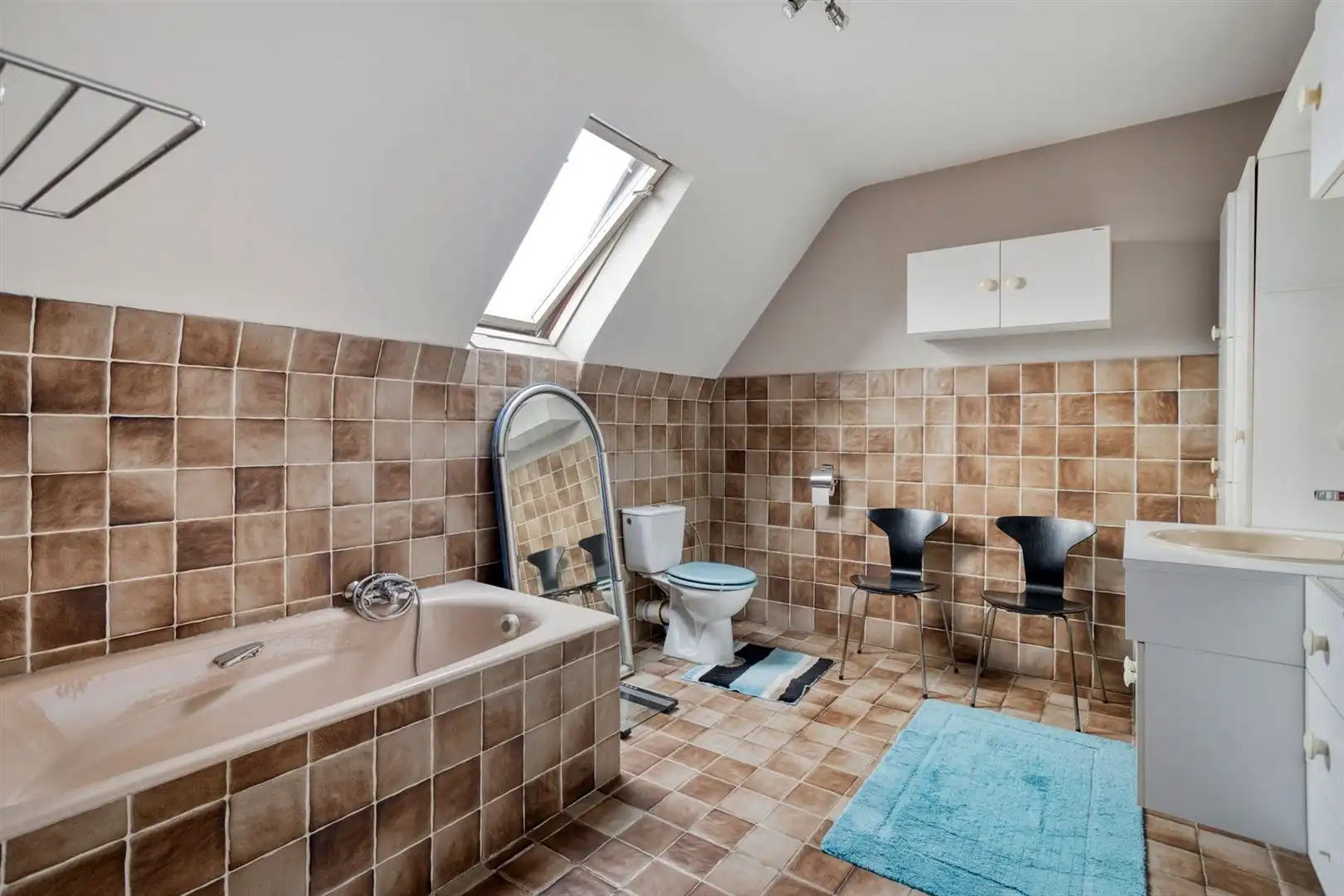 Rustig gelegen open bebouwing met 3 slaapkamers en garage op een perceel van 556 m². foto 13