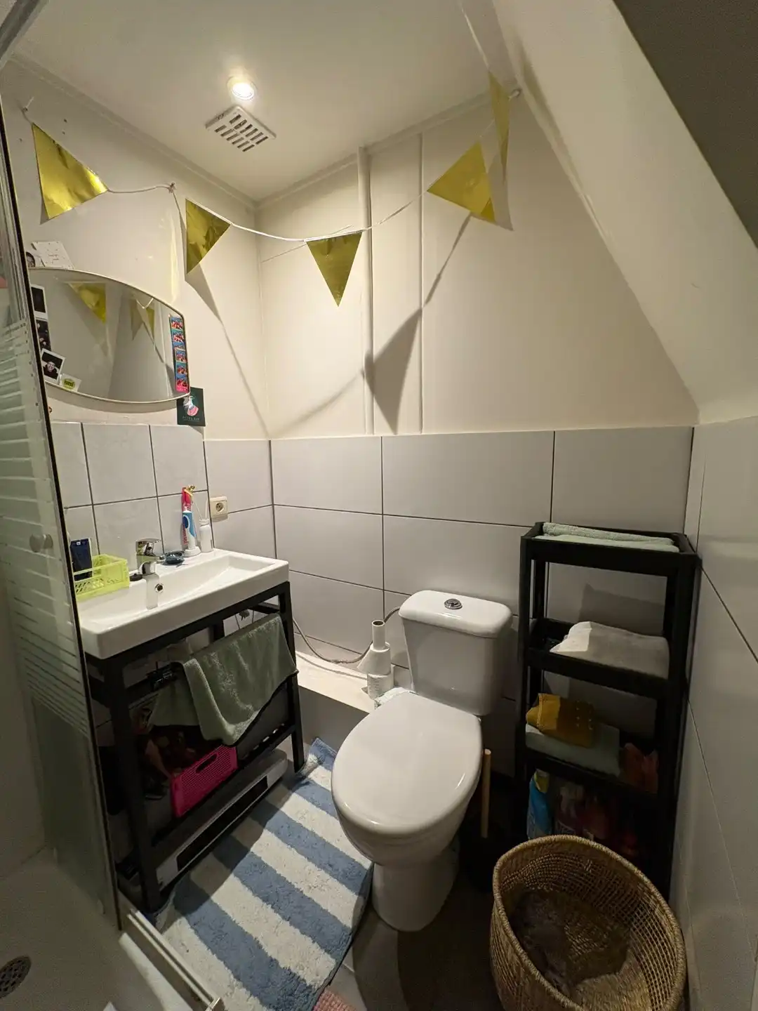 Bemeubelde Studentenkamer met eigen badkamer nabij Zuid! foto 6