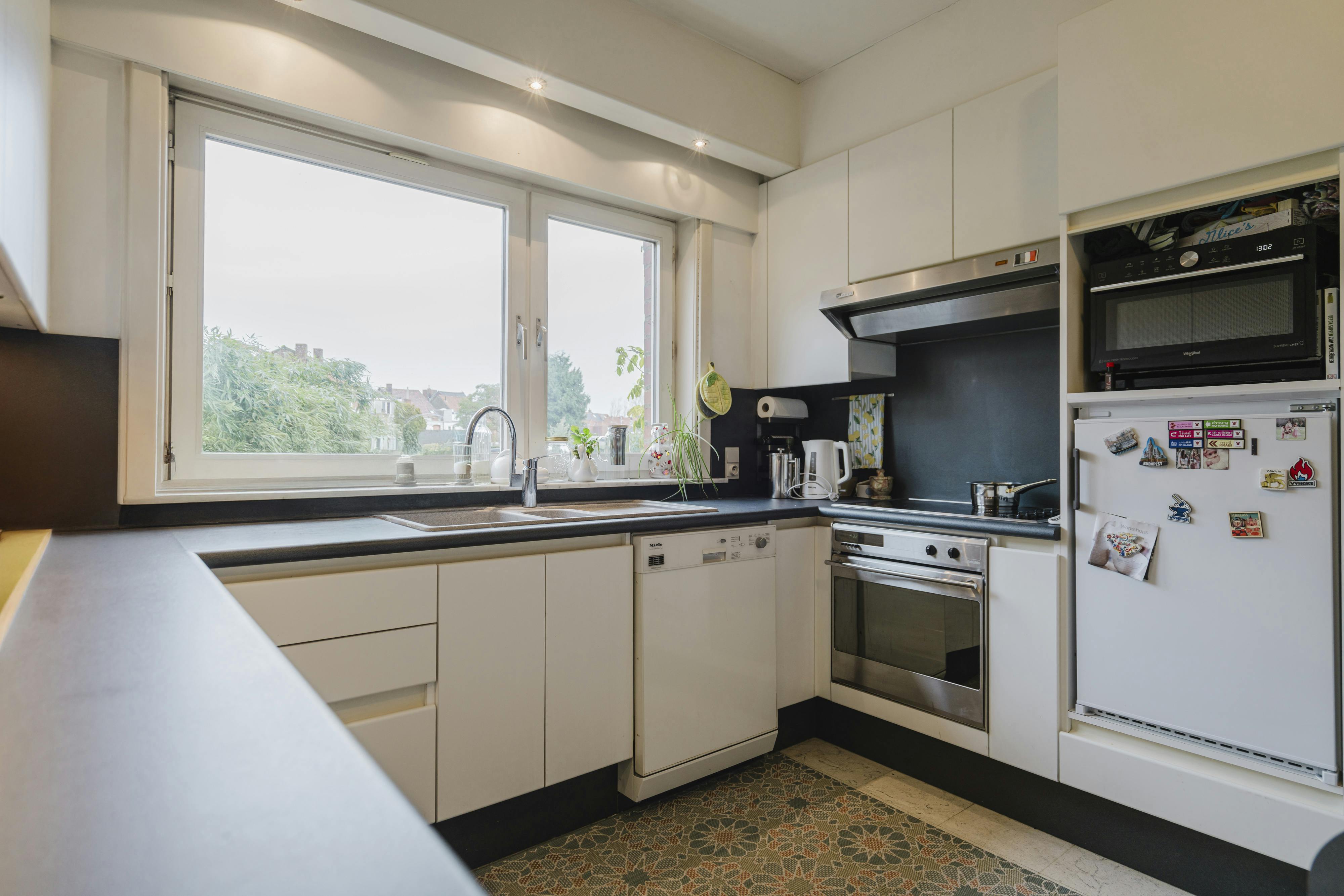 Karaktervolle burgerwoning te koop op Sint-Elisabeth te Kortrijk! foto 7