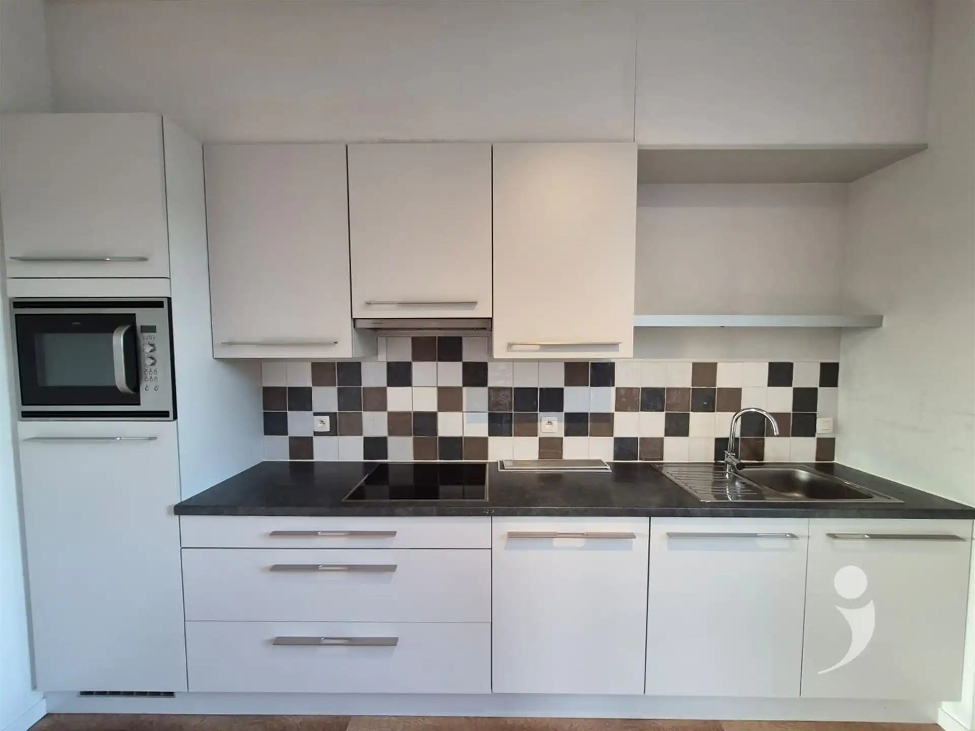 appartement met tuin en staanplaats voor de wagen foto 7
