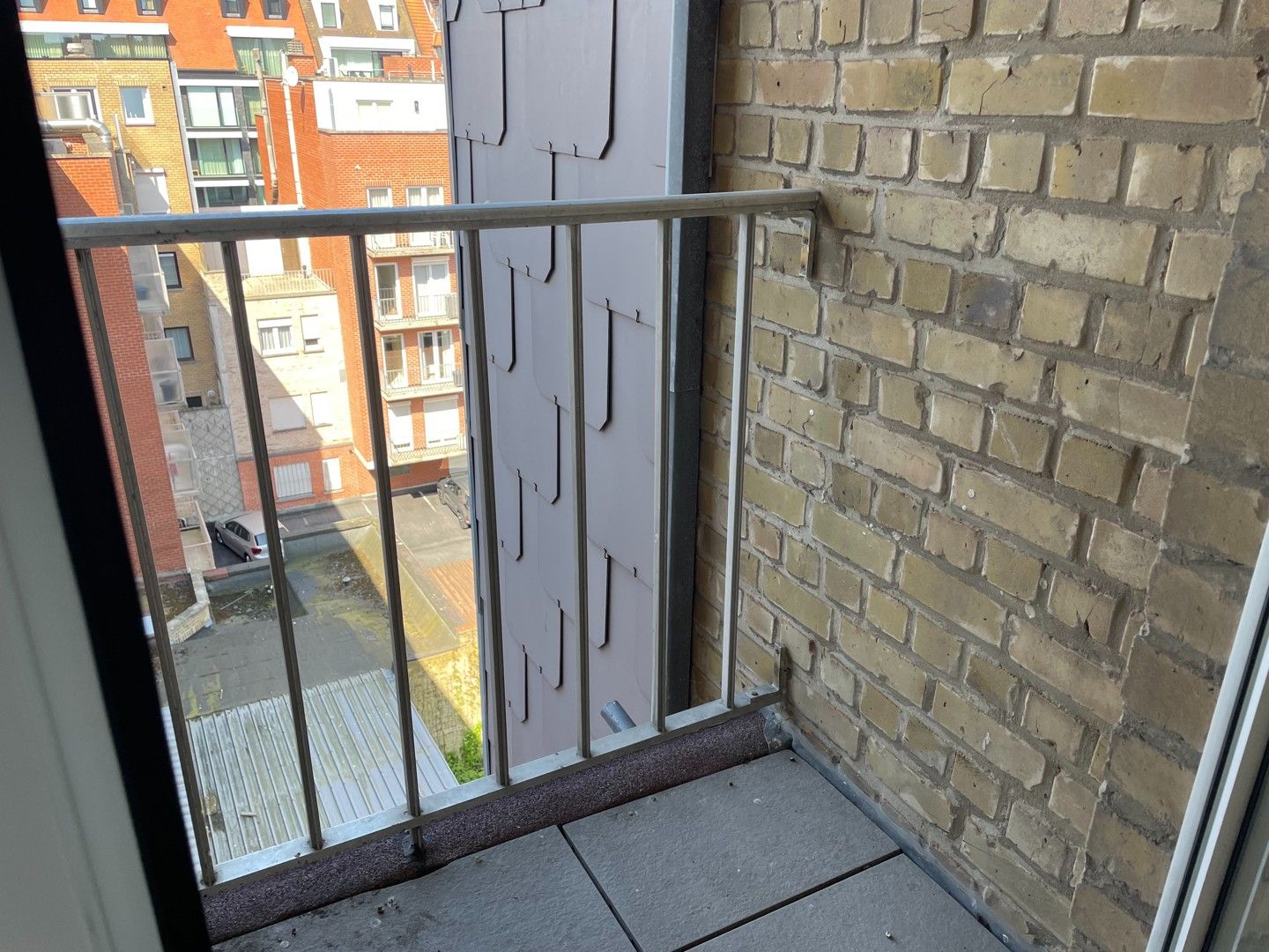Verzorgd en vernieuwd ongemeubeld appartement met balkon in de Lippenslaan te Knokke foto 13