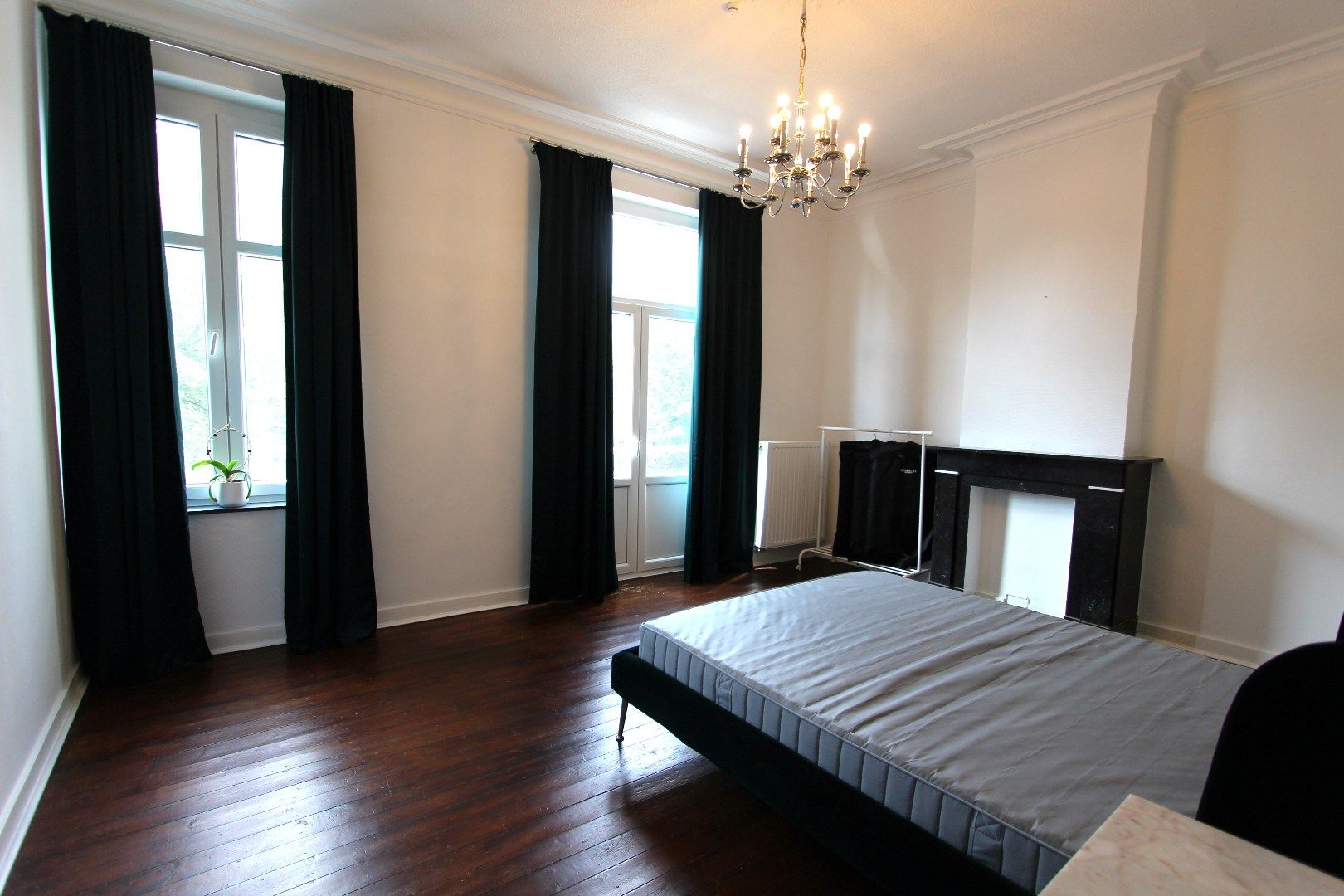 KNAP GERENOVEERDE WONING MET STADSTUIN foto 10