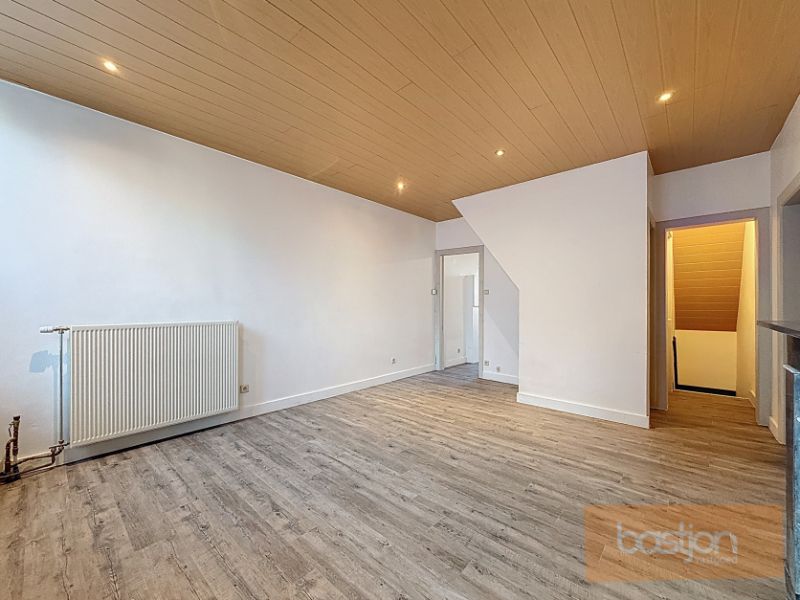 🏡 Te Huur in het Hart van Zwevegem – Handelspand met Woonst en Garage! foto 8