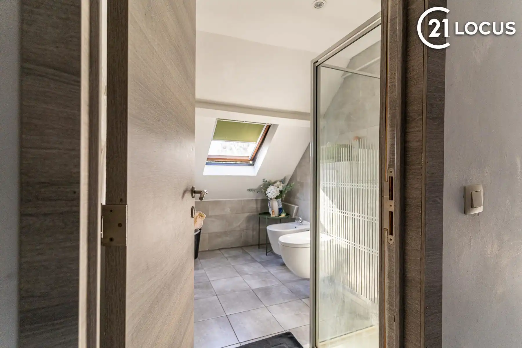 Instapklare gezinswoning met 4 slaapkamers in Zwijndrecht foto 11