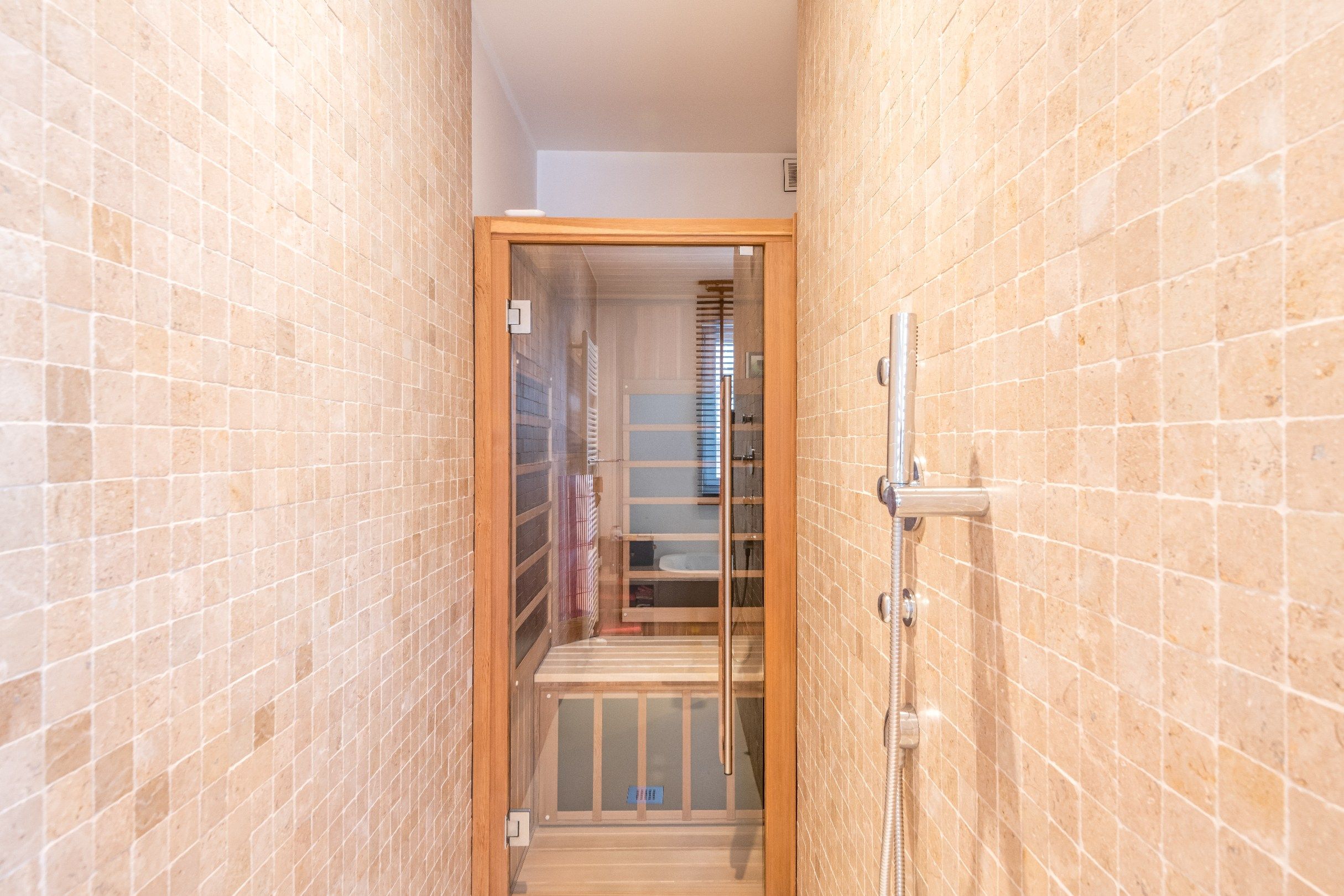 Ruim woonappartement gelegen op wandelafstand van de Zeedijk en het centrum van Knokke. Aankoop inpandige box mogelijk. foto 13