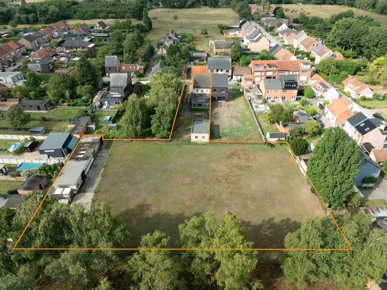 Recente, grote HOB met 4+ slpk., dubbele garage, weide en stallen foto 33