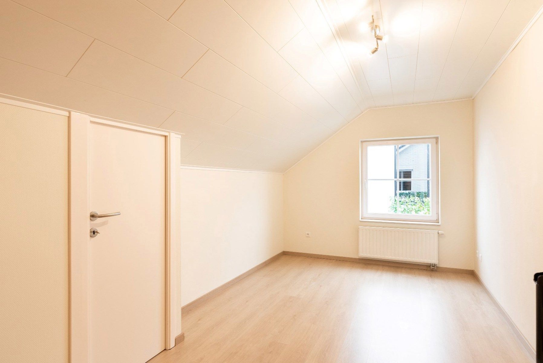 Ruime villa met 4slk en 2bdk op een perceel van 1.265m² foto 29