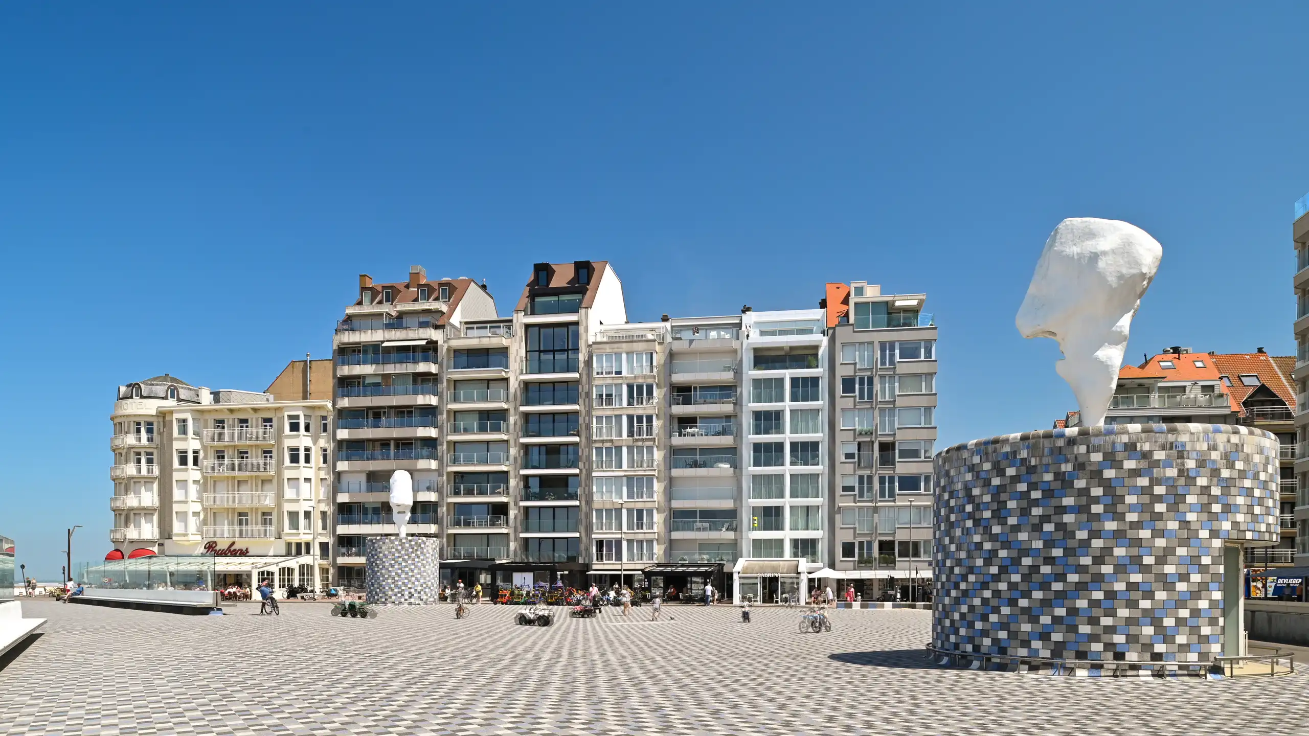 Zonnig appartement met prachtig zeezicht, gelegen aan het Rubensplein. foto 4