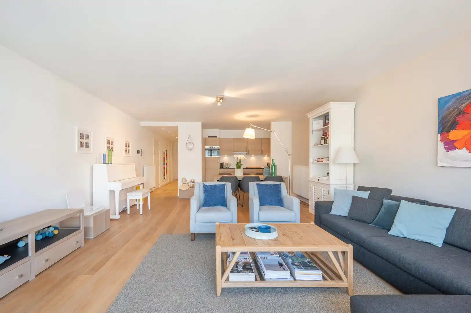 Ruim en instapklaar appartement met drie slaapkamers, centraal gelegen in Knokke. foto 8