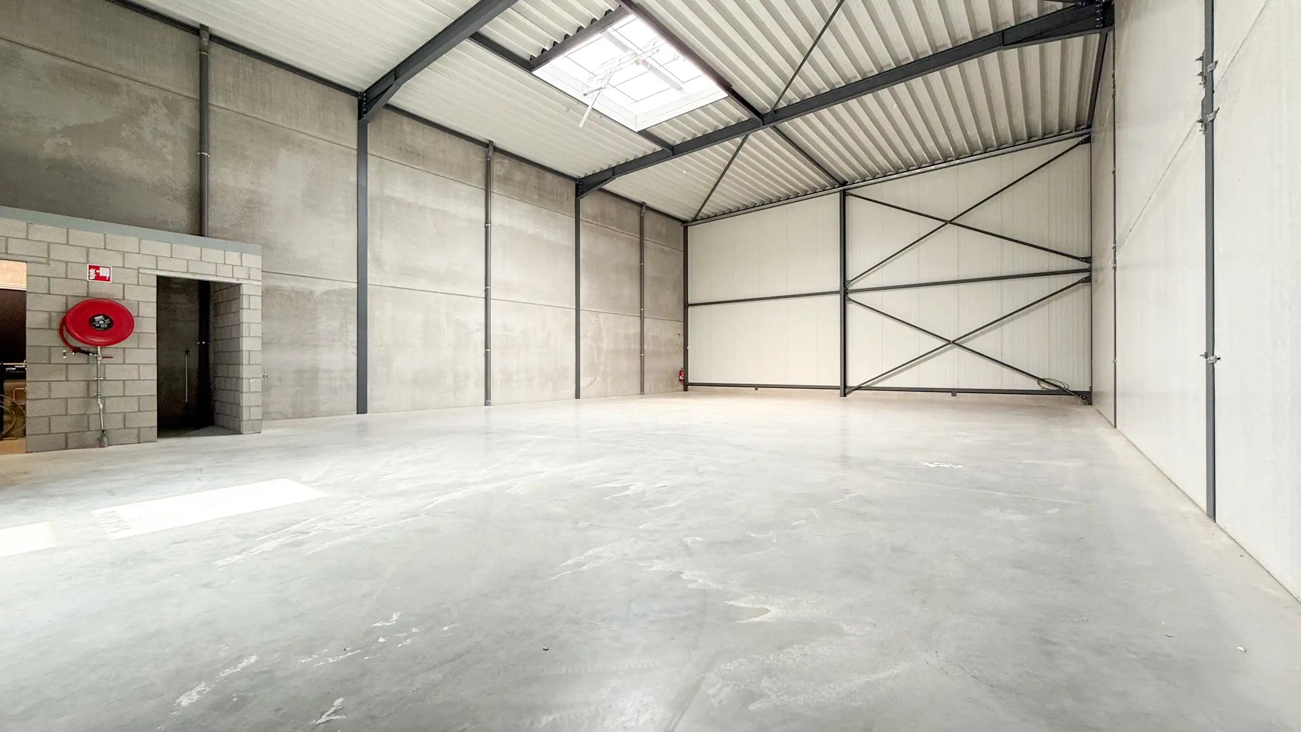 Nieuwbouw KMO-unit van 216 m² op topligging in Beringen! foto 3