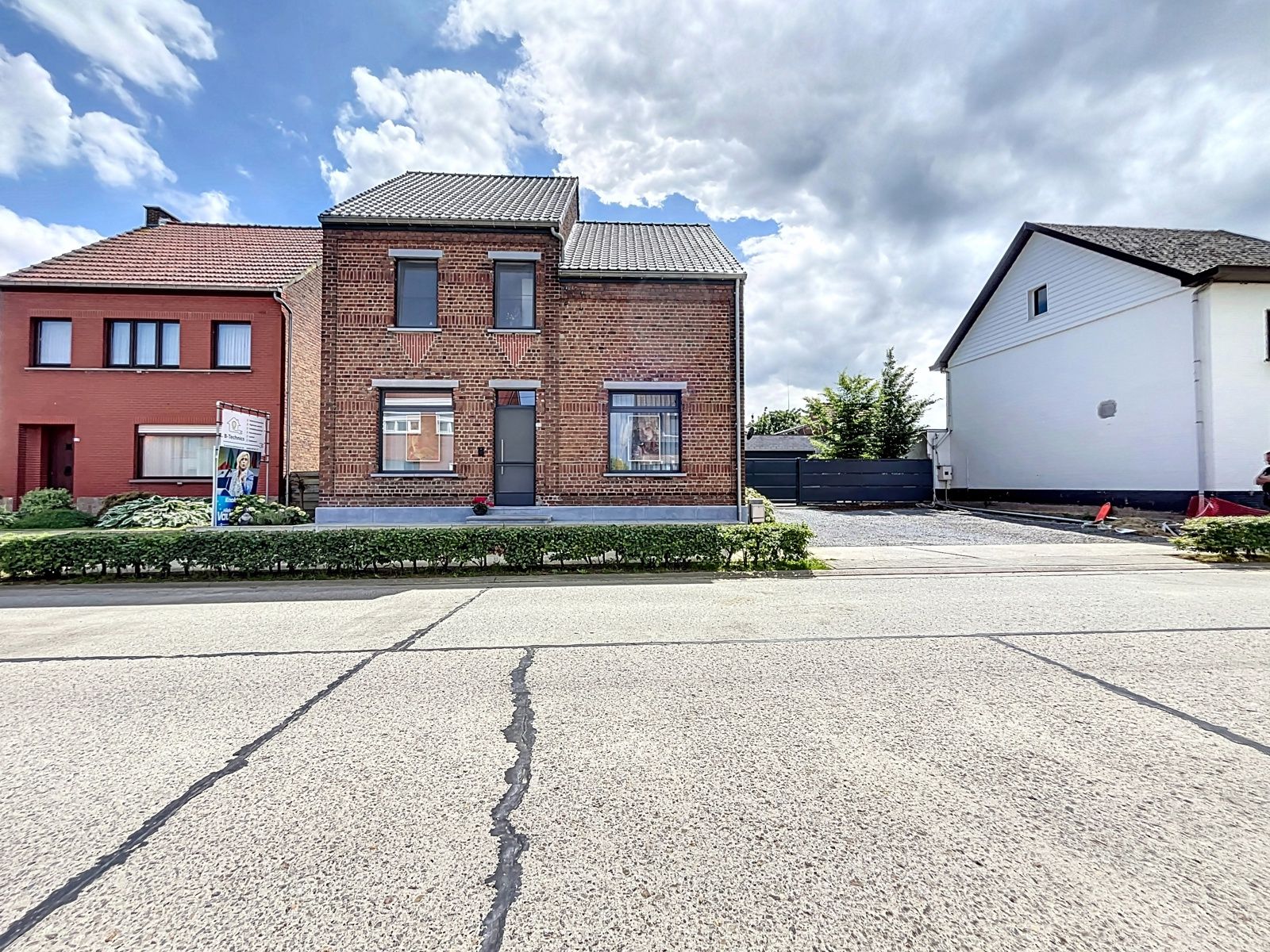 Uniek pand met handelsruimte - bijgebouwen - zwembad  foto 34