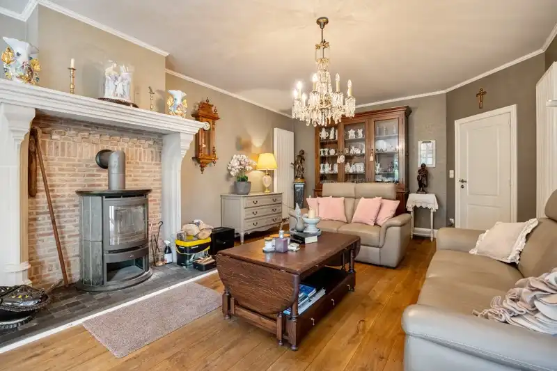 Luxueuze, halfopen bebouwing met 3 slaapkamers, inpandige garage en een prachtige tuin foto 10