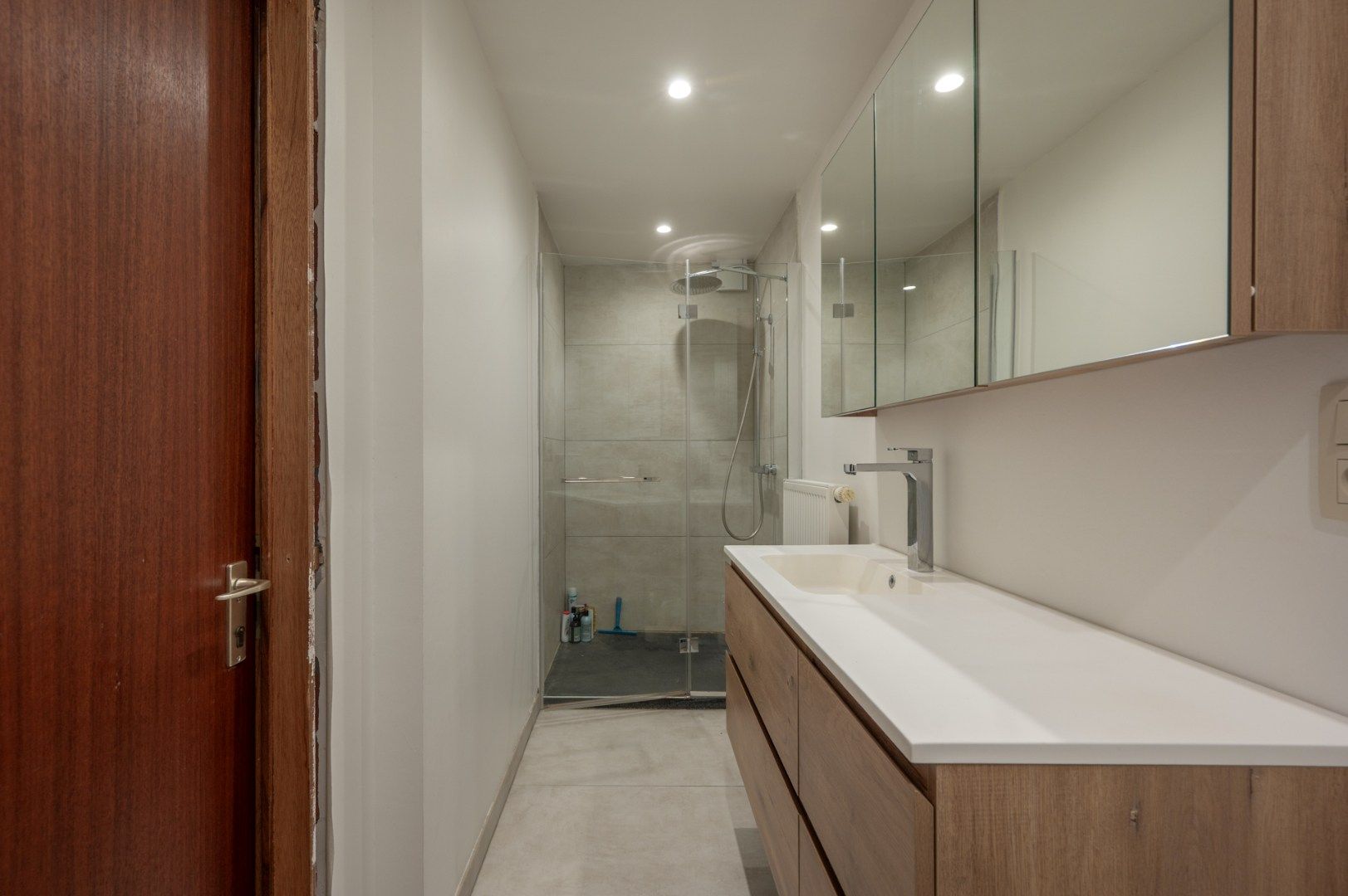 Charmante en verrassend ruime woonst op goede ligging in Sint-Michiels foto 12