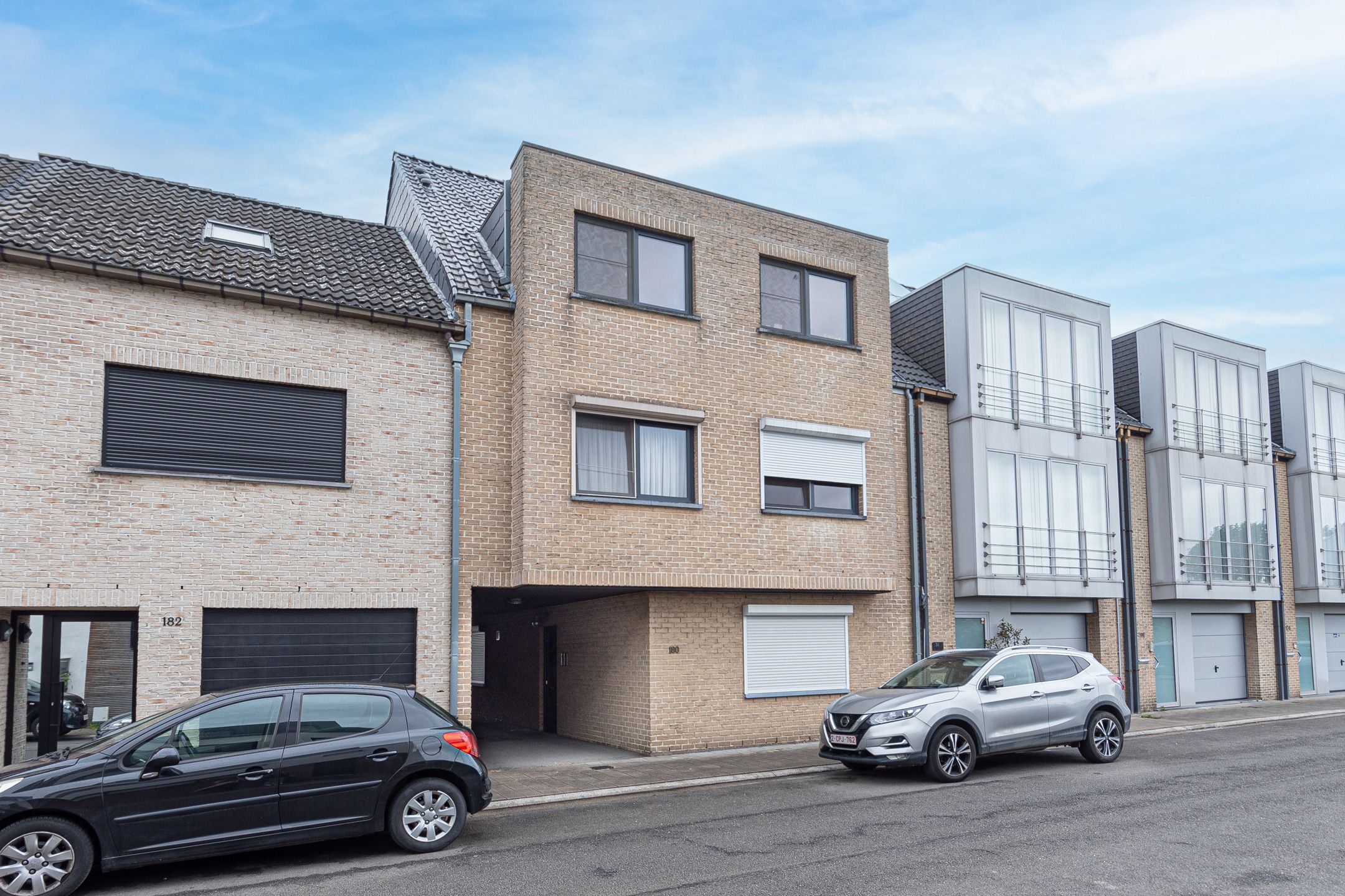 Instapklaar 1-slaapkamerappartement met garage foto 23