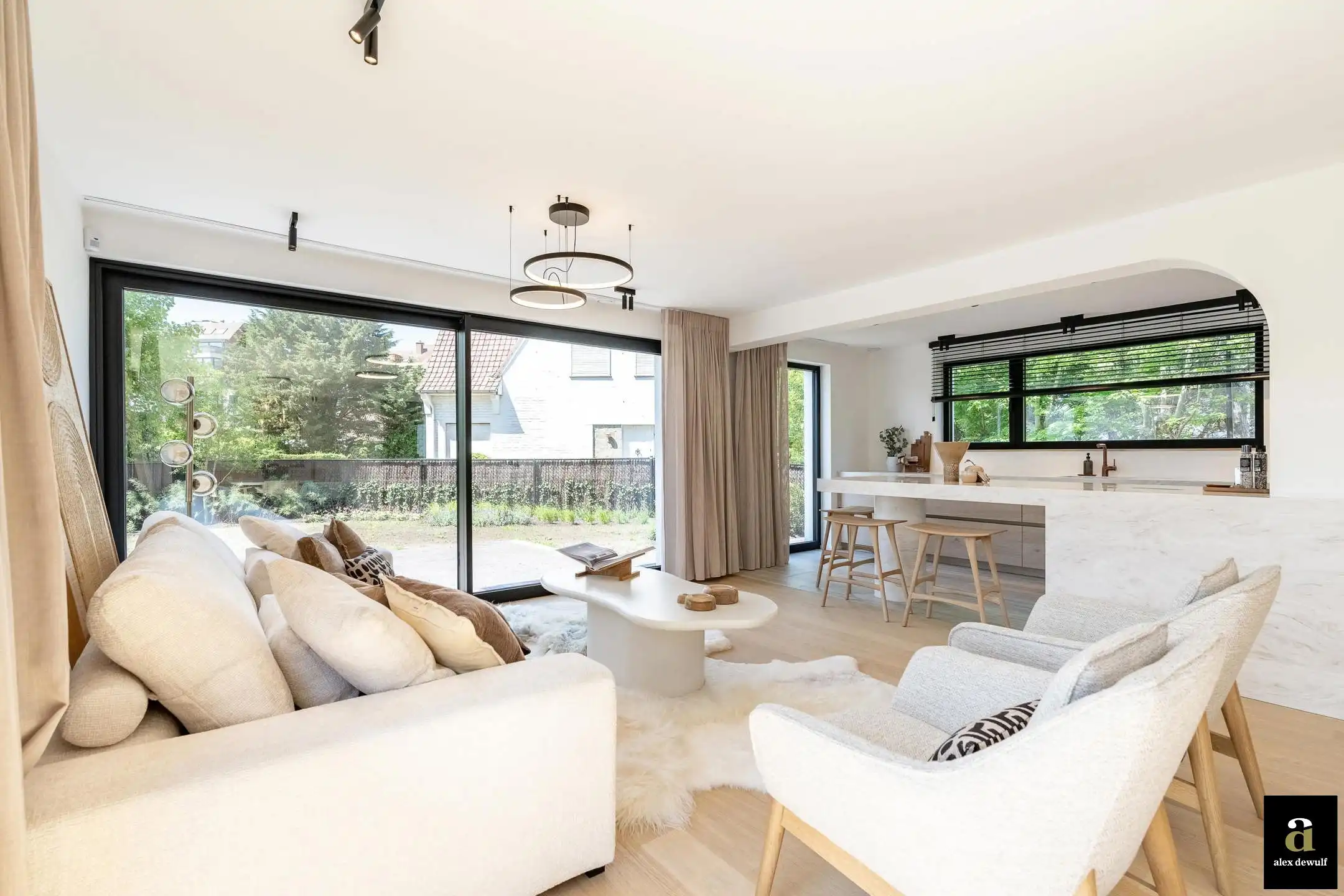 Volledig gerenoveerde villa ideaal gelegen in een rustig paadje in het Zoute. foto 5