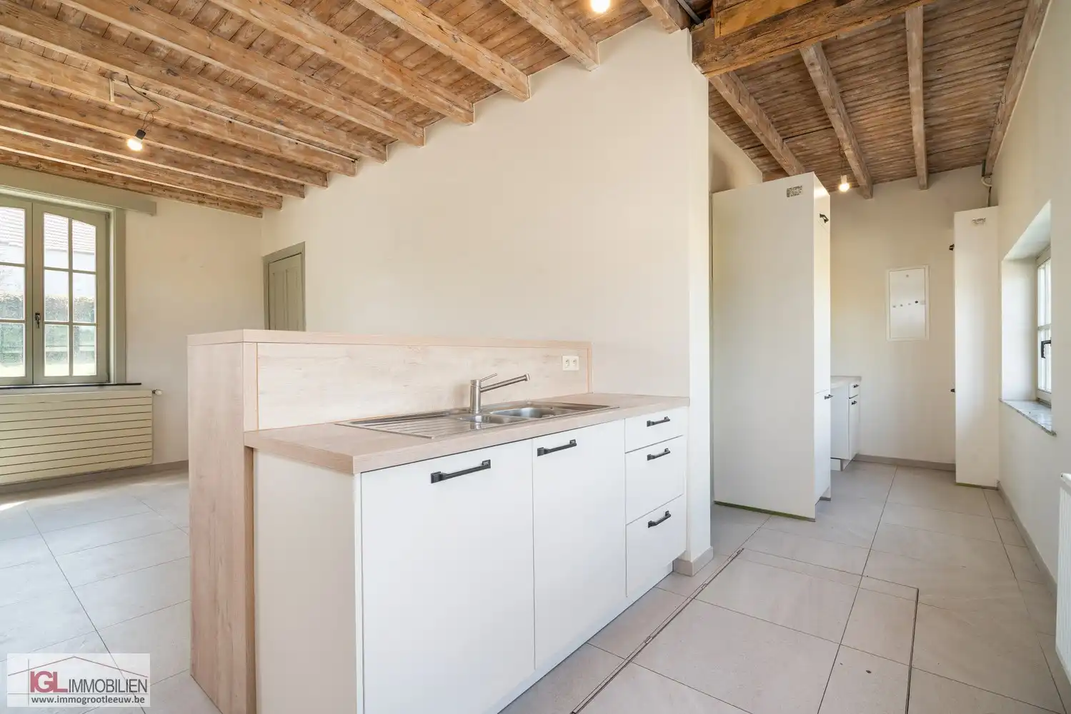 Charmante gerenoveerde hoeve met 4 slaapkamers! foto 9