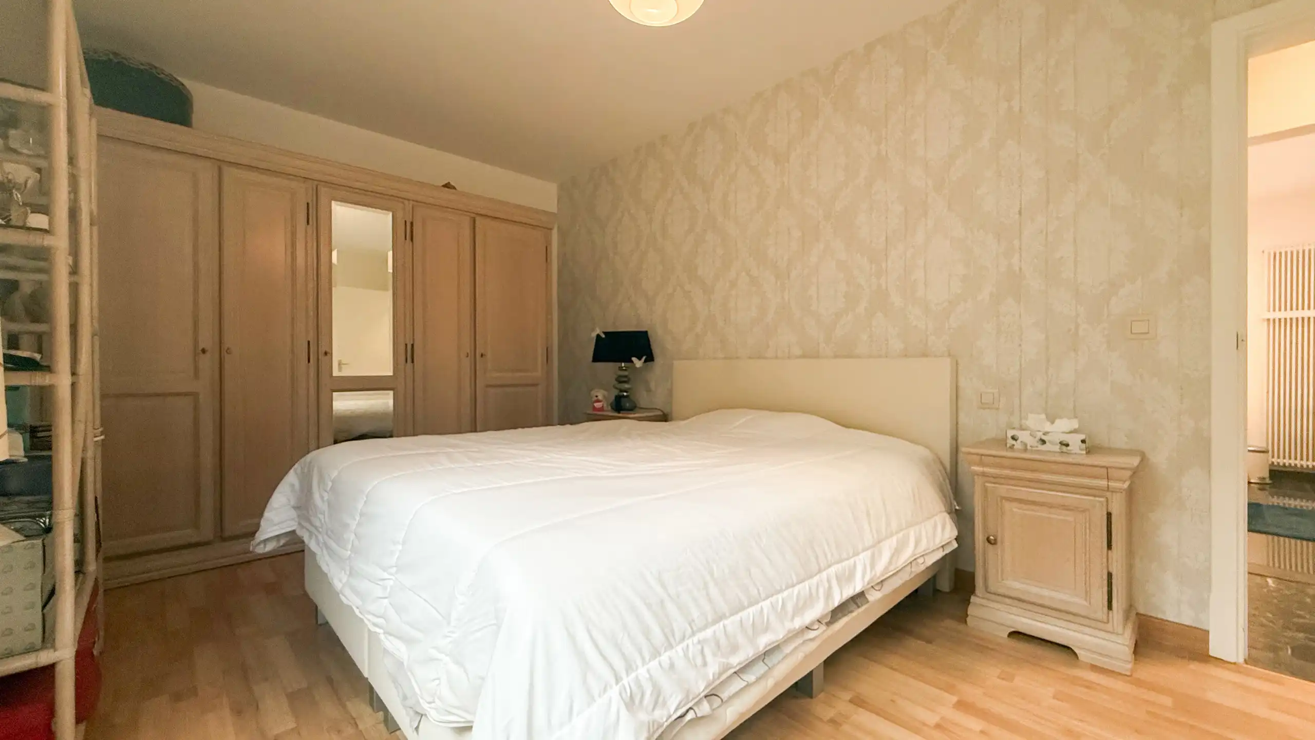 Ruime gezinswoning op 8 are met 5 slaapkamers op toplocatie! foto 24
