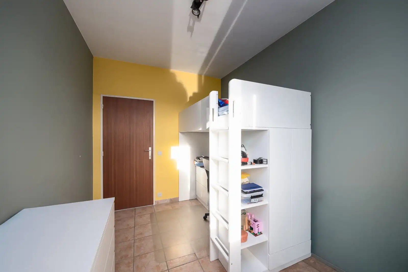 Ruim appartement met 2 slaapkamers en een garage in Stabroek! foto 10