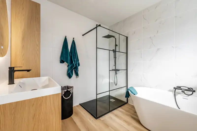Knap gerenoveerde instapklare HOB op 445m² aan de stadsrand foto 11