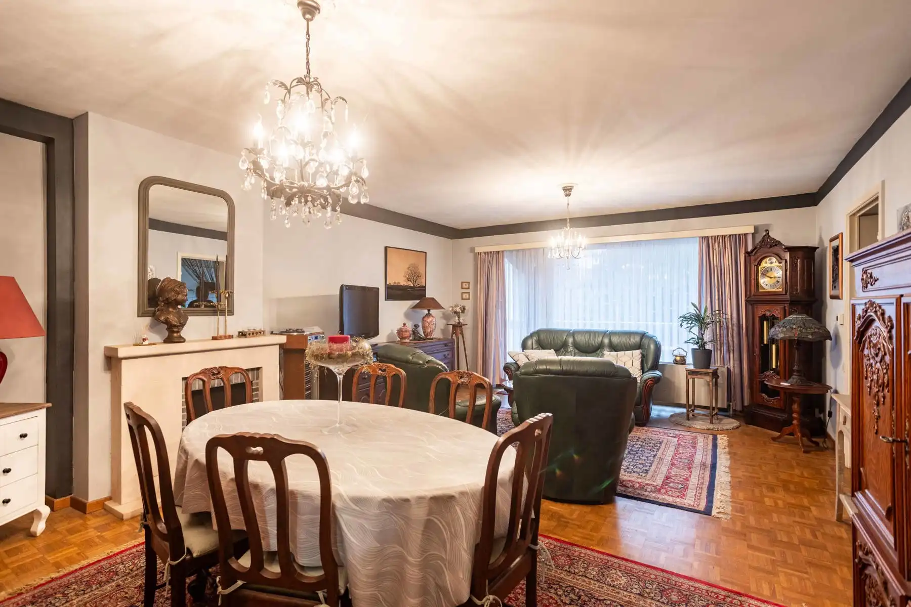 Opbrengsteigendom bestaande uit 7 appartementen en 20 garages! Toprendement met basisakte! foto 7