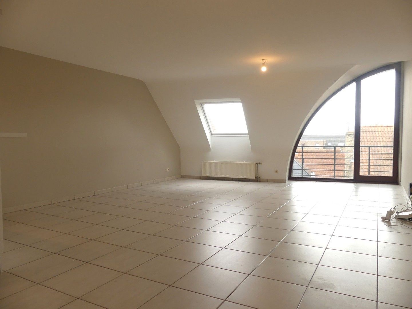 Ruim en lichtrijk appartement in het historische centrum van Veurne foto 5