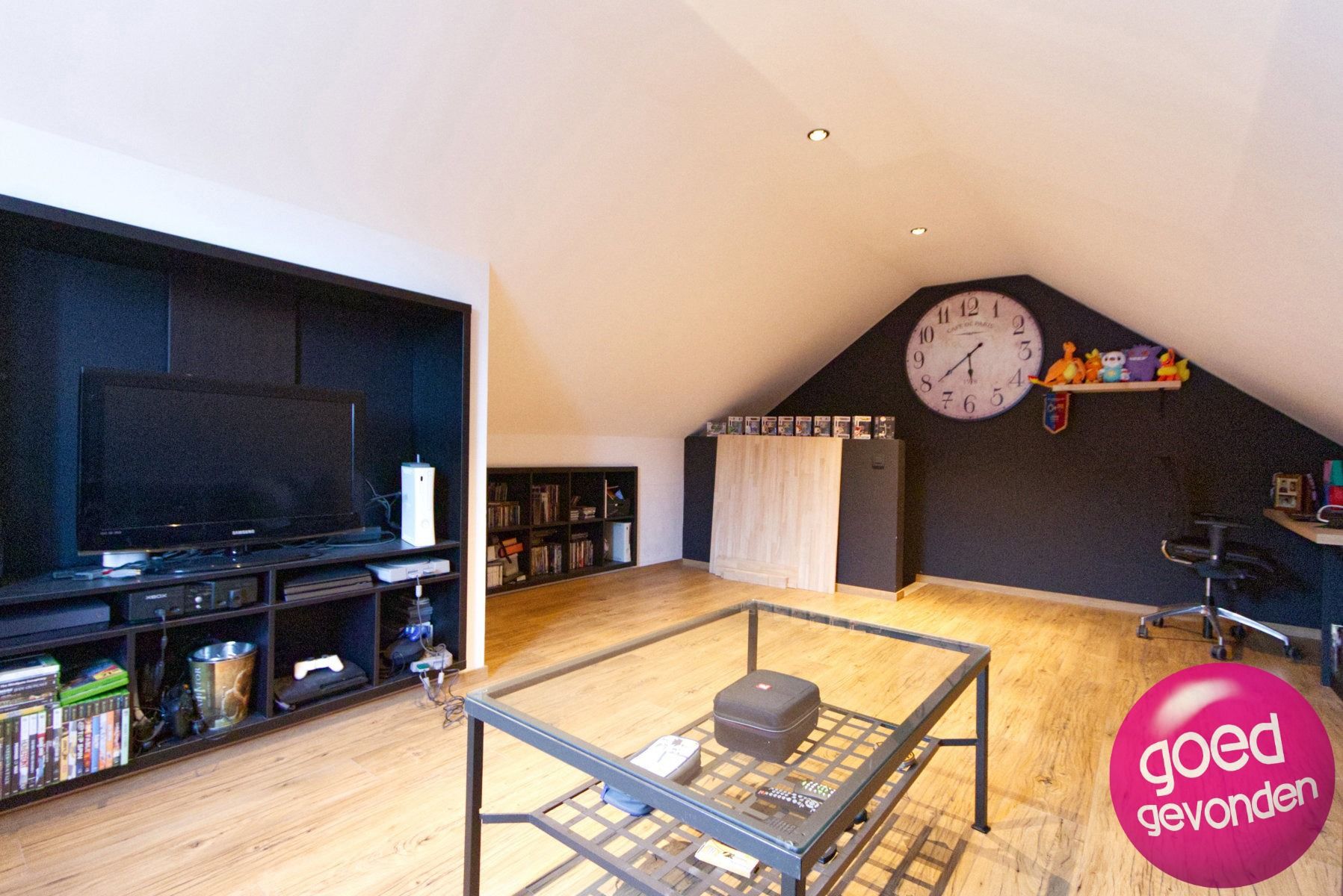 HOB - GERENOVEERD - 3 SLK - 2 BDK - TUIN - TERRAS - PARKING foto 37