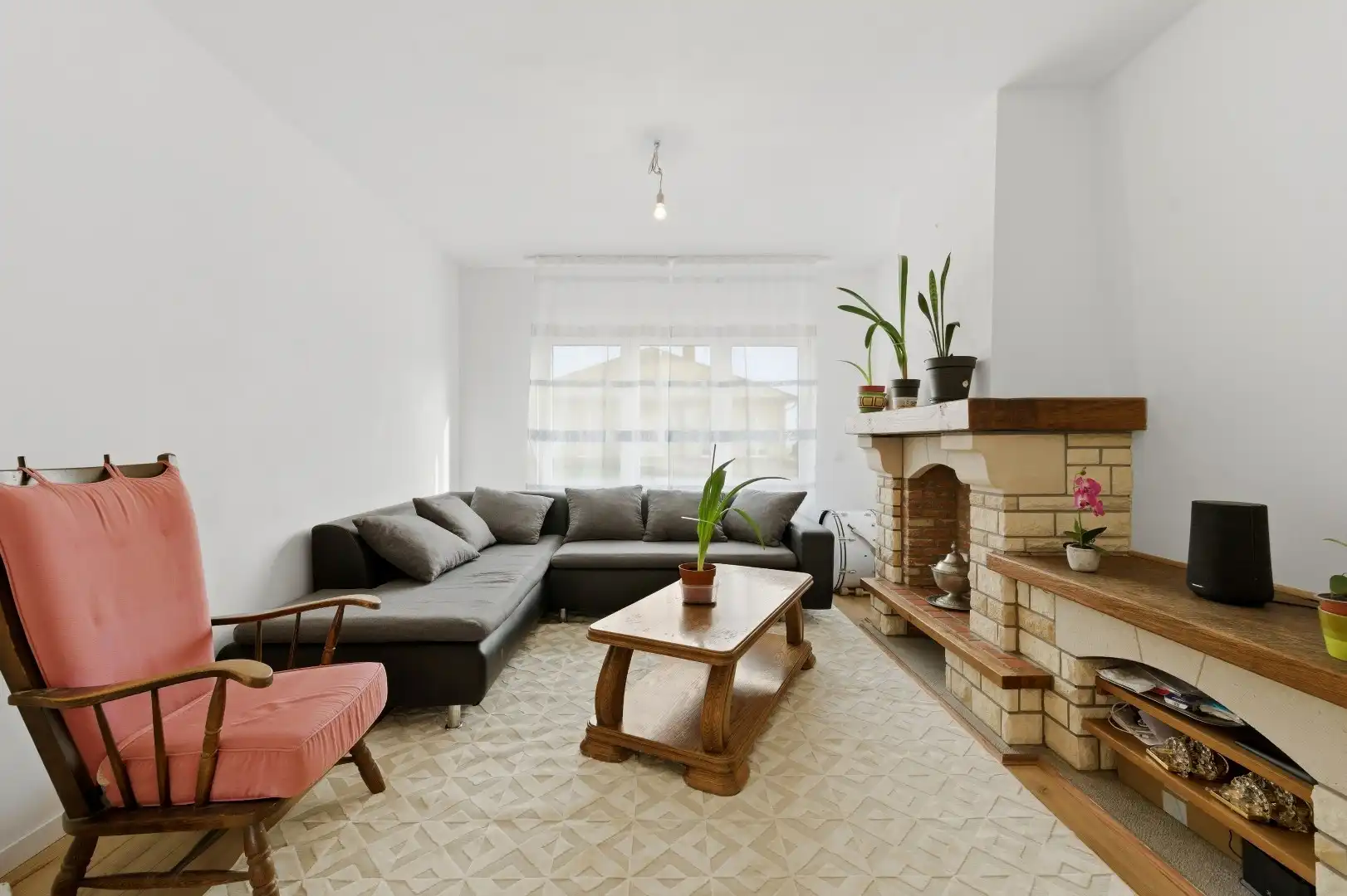 Instapklare halfopen bebouwing met 2 slaapkamers en ruime tuin foto 5