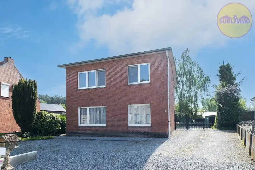 Hoofdfoto van de publicatie: Vrijstaande woning in een rustige straat met veel mogelijkheden