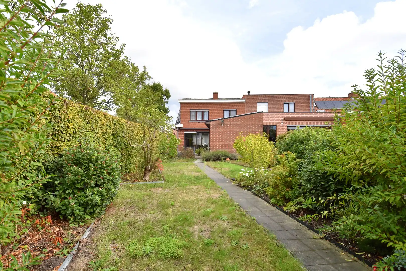 Woning op hoekperceel met 3 slaapkamers, garage en zalige tuin te koop in Gullegem foto 14