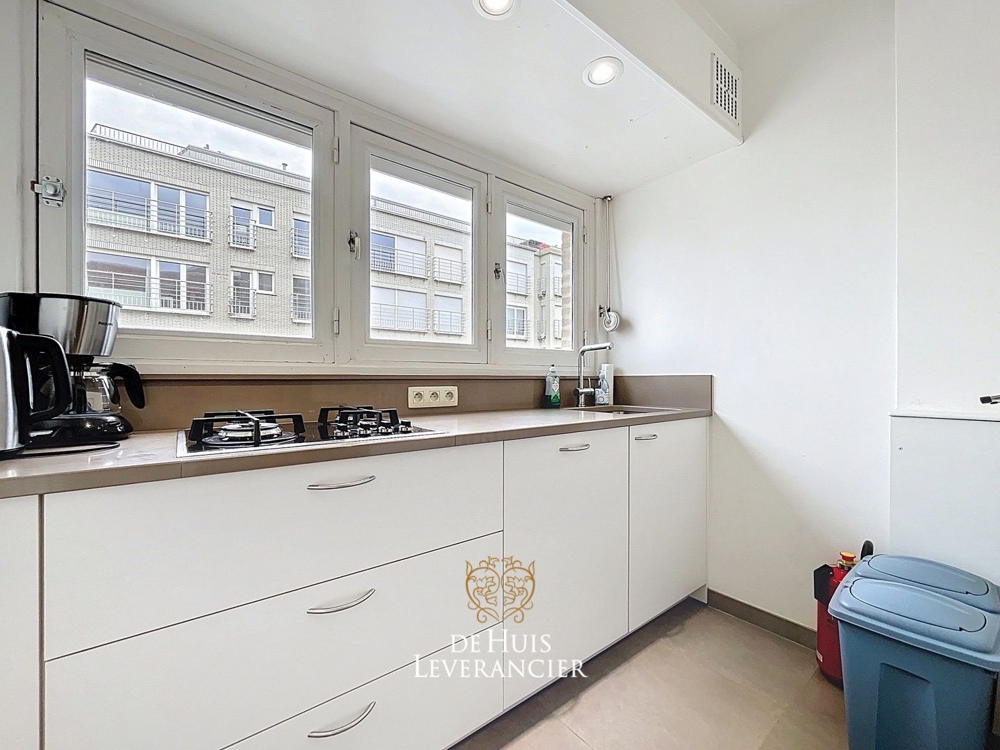 Droom gerust van wakker worden met zeezicht : ontdek jouw instapklare plekje op de Zeedijk in Koksijde foto 5