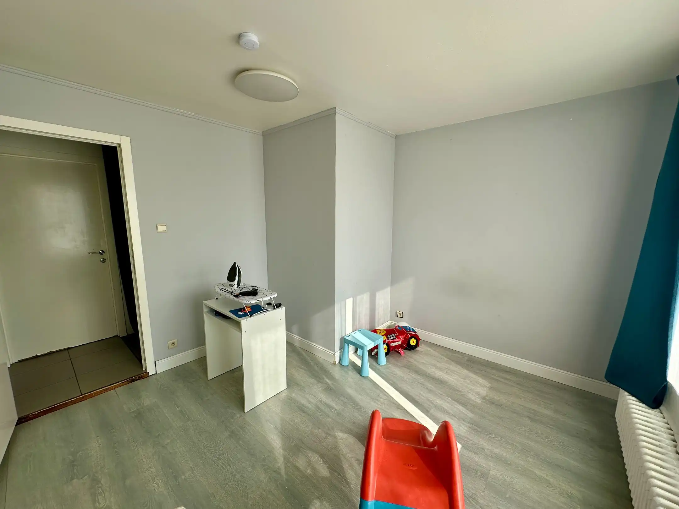 3 slaapkamer triplex met 2 staanplaatsen foto 12