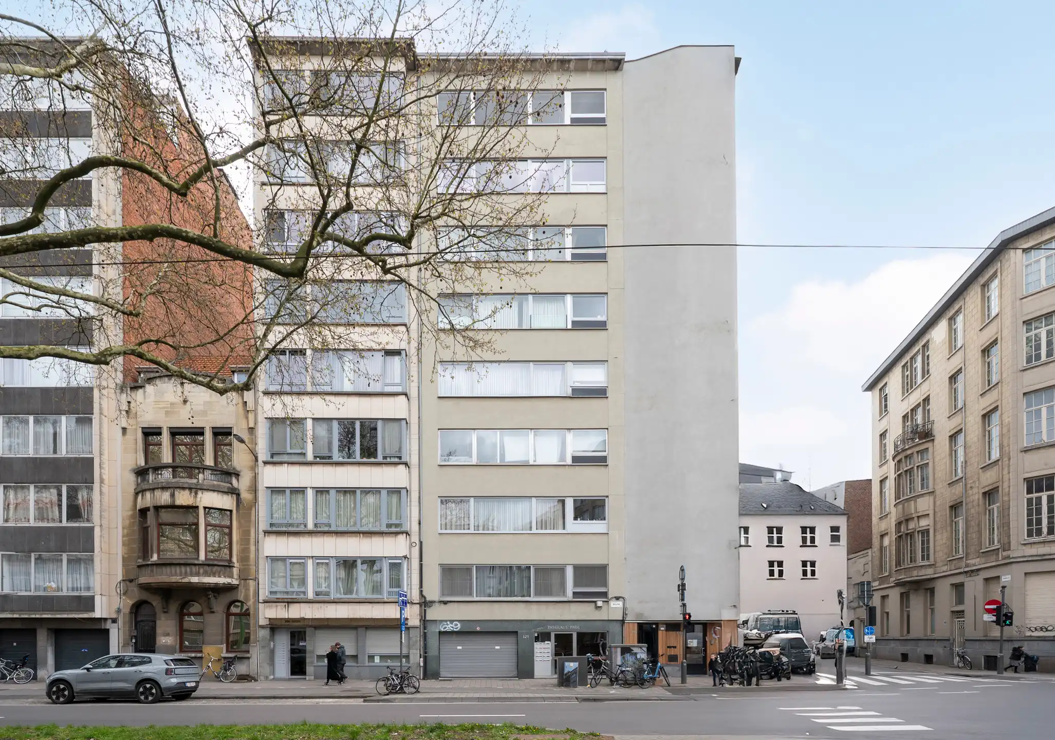 ANTWERPEN - Vernieuwd appartement met royaal terras foto 10