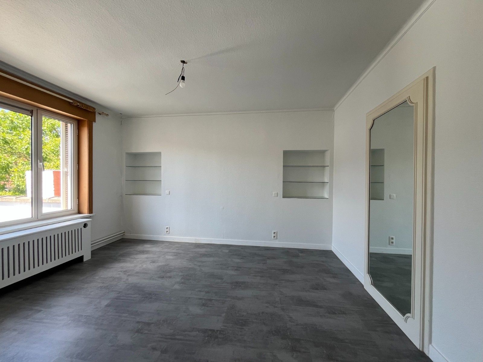 Te Huur: Karaktervolle, gerenoveerde woning met 6 slaapkamers in Kruisem foto 12